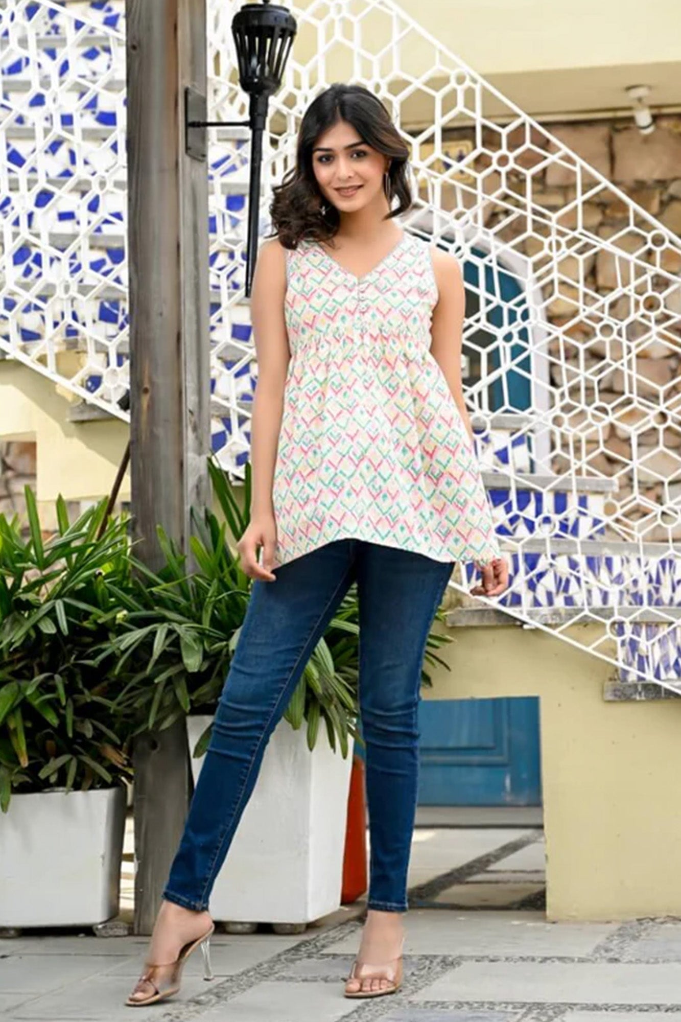 Top Sleeveless Womens Bhopali