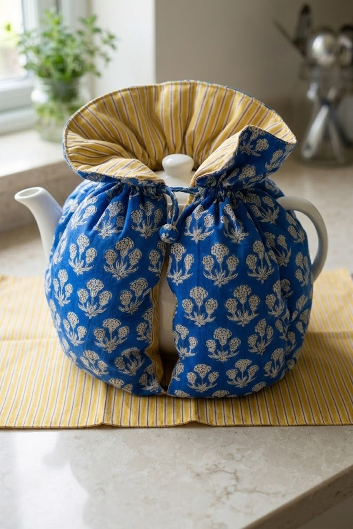 Robin Blue Tea Cozy Set