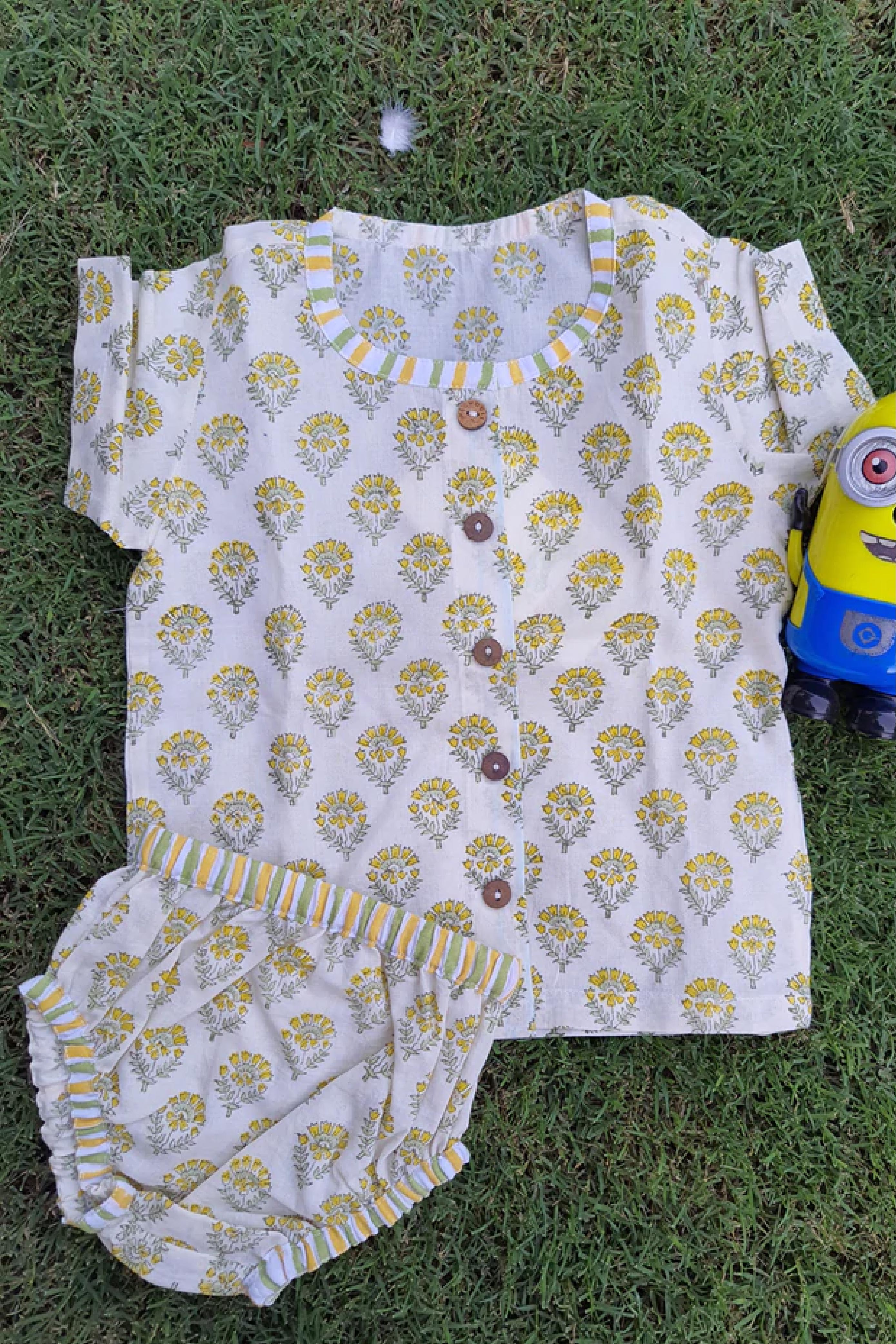 Yellow Block Booti - Infant Shirt With Shorts