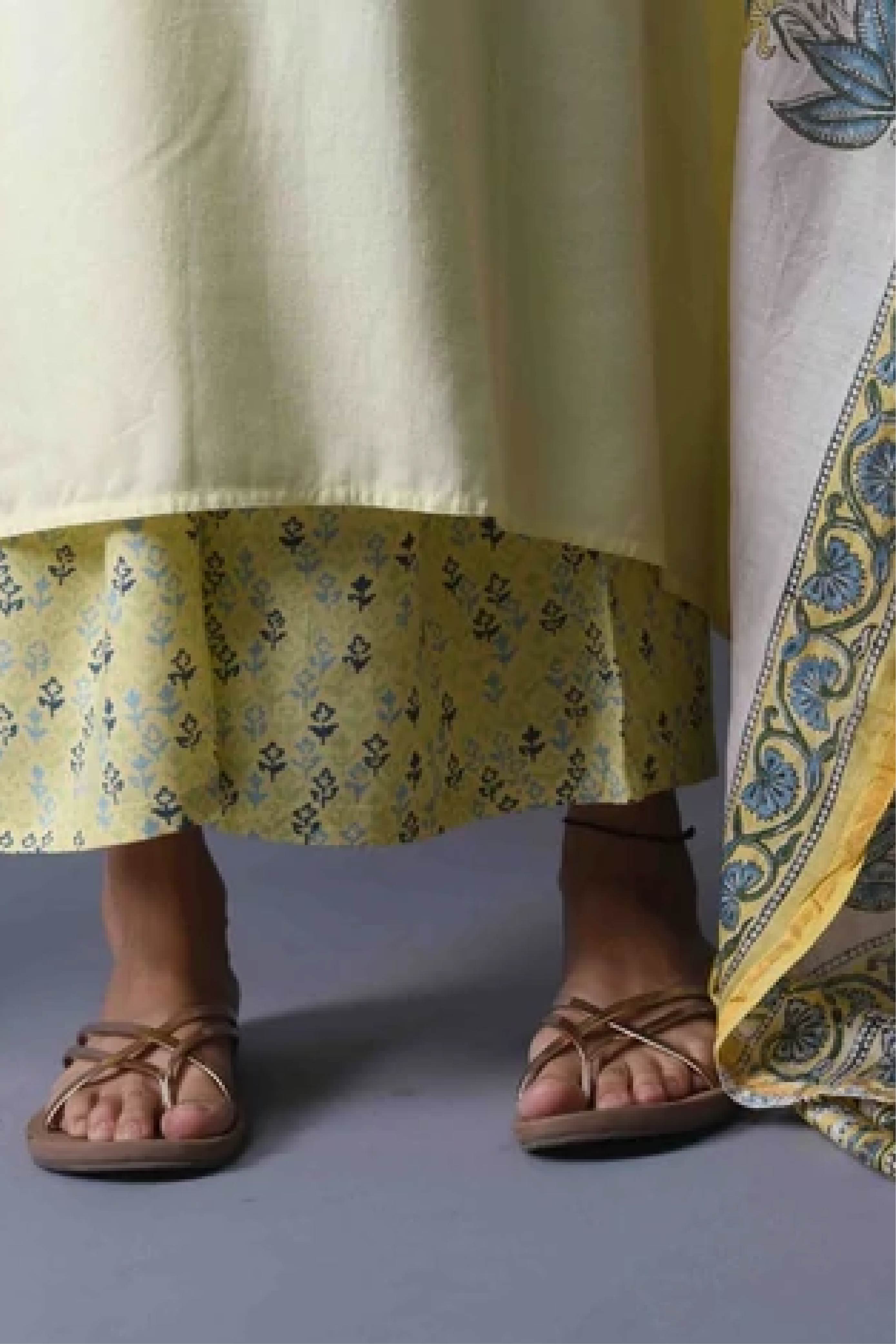 Women Nargis Broad Pant