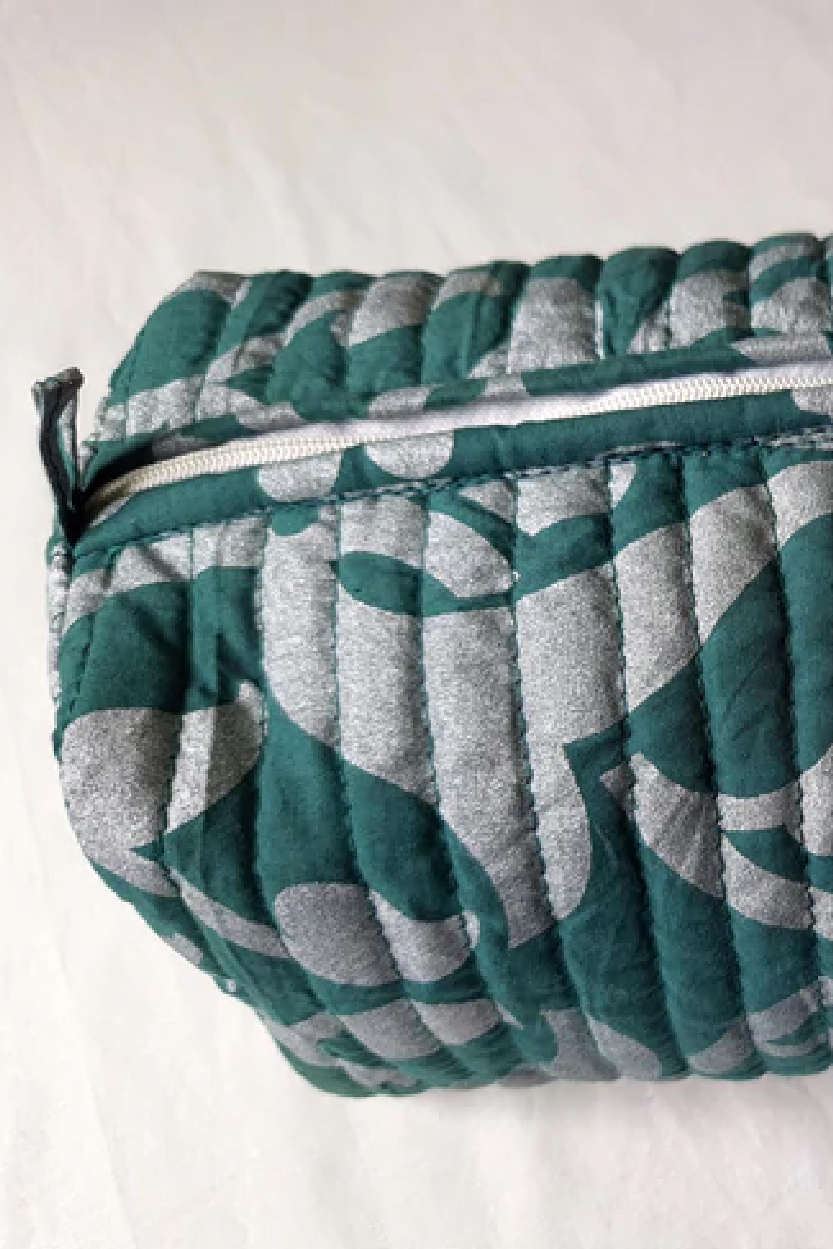 Green Leaf-Quilted Pouch Set S/3