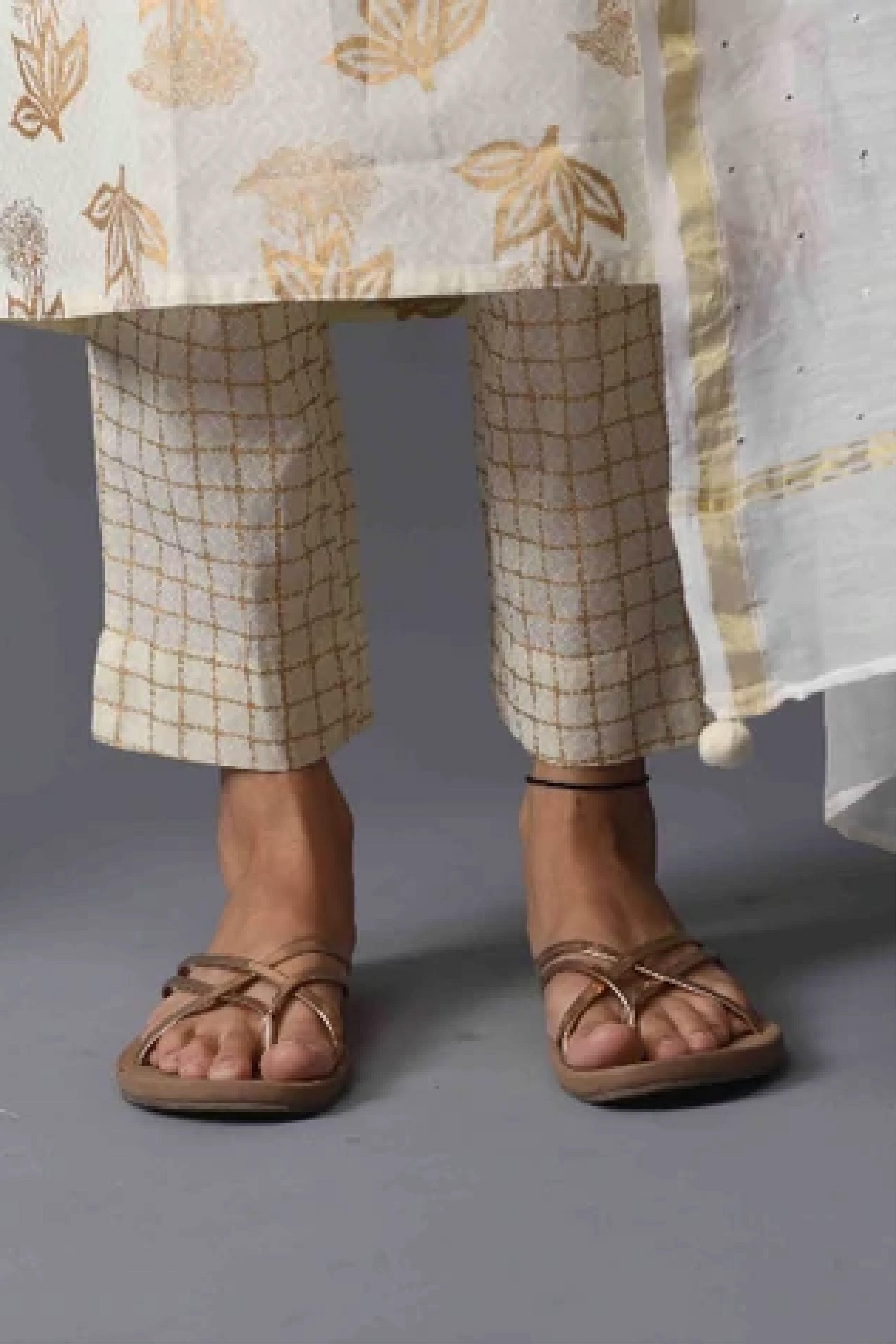 Women Gold Printed Regular Fit Pant