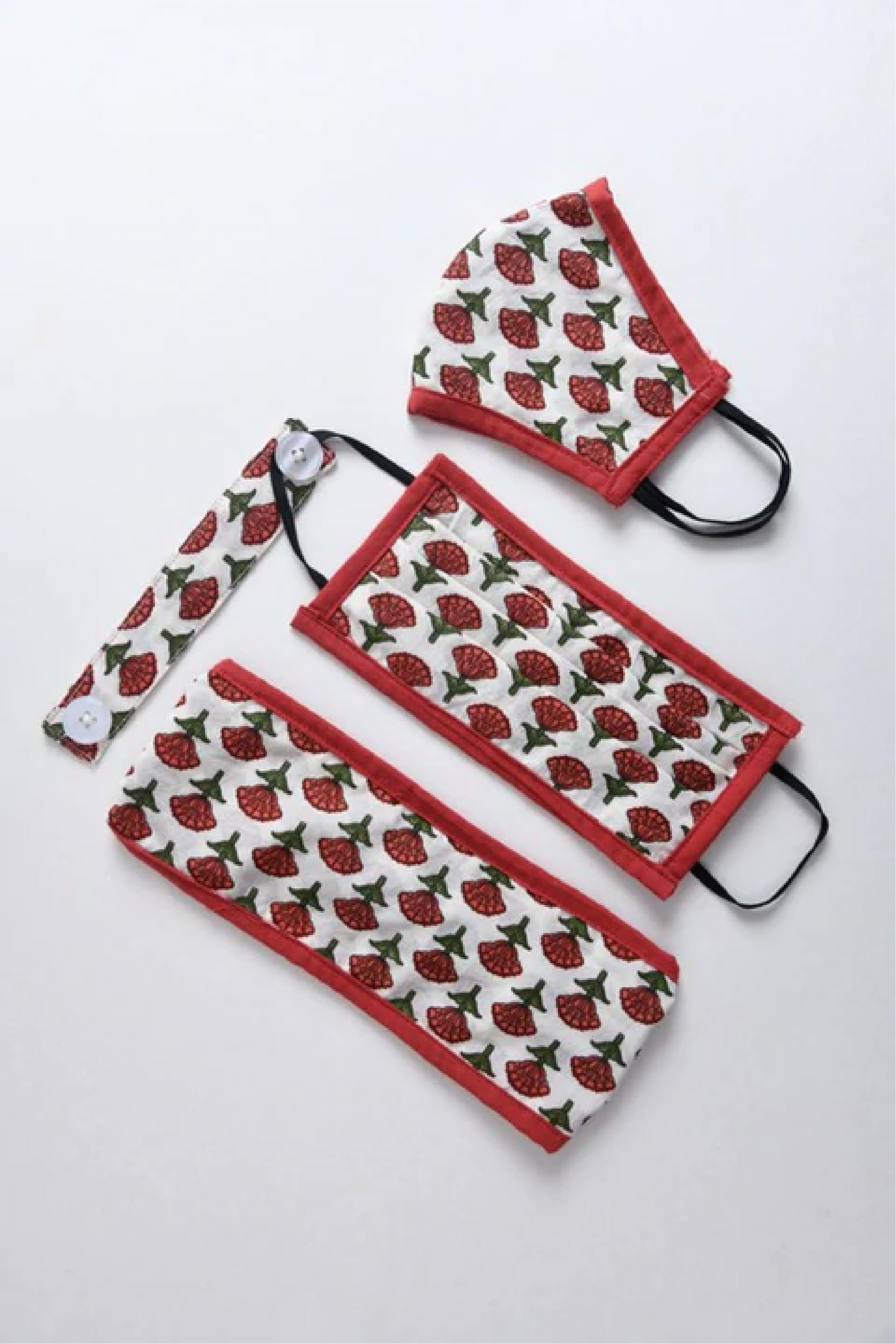 Mask 4 Pc. Set -Red