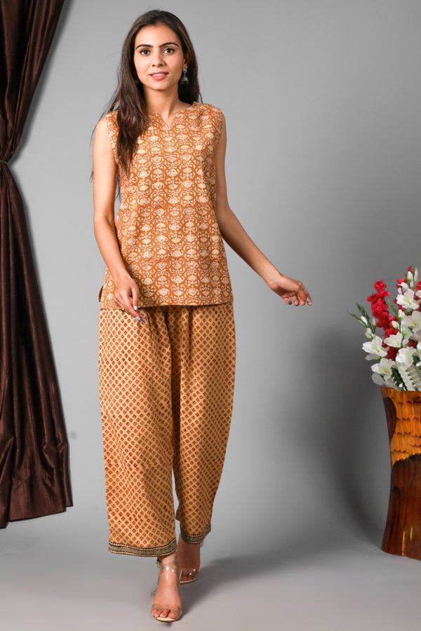 Women Vegetable Dye Top