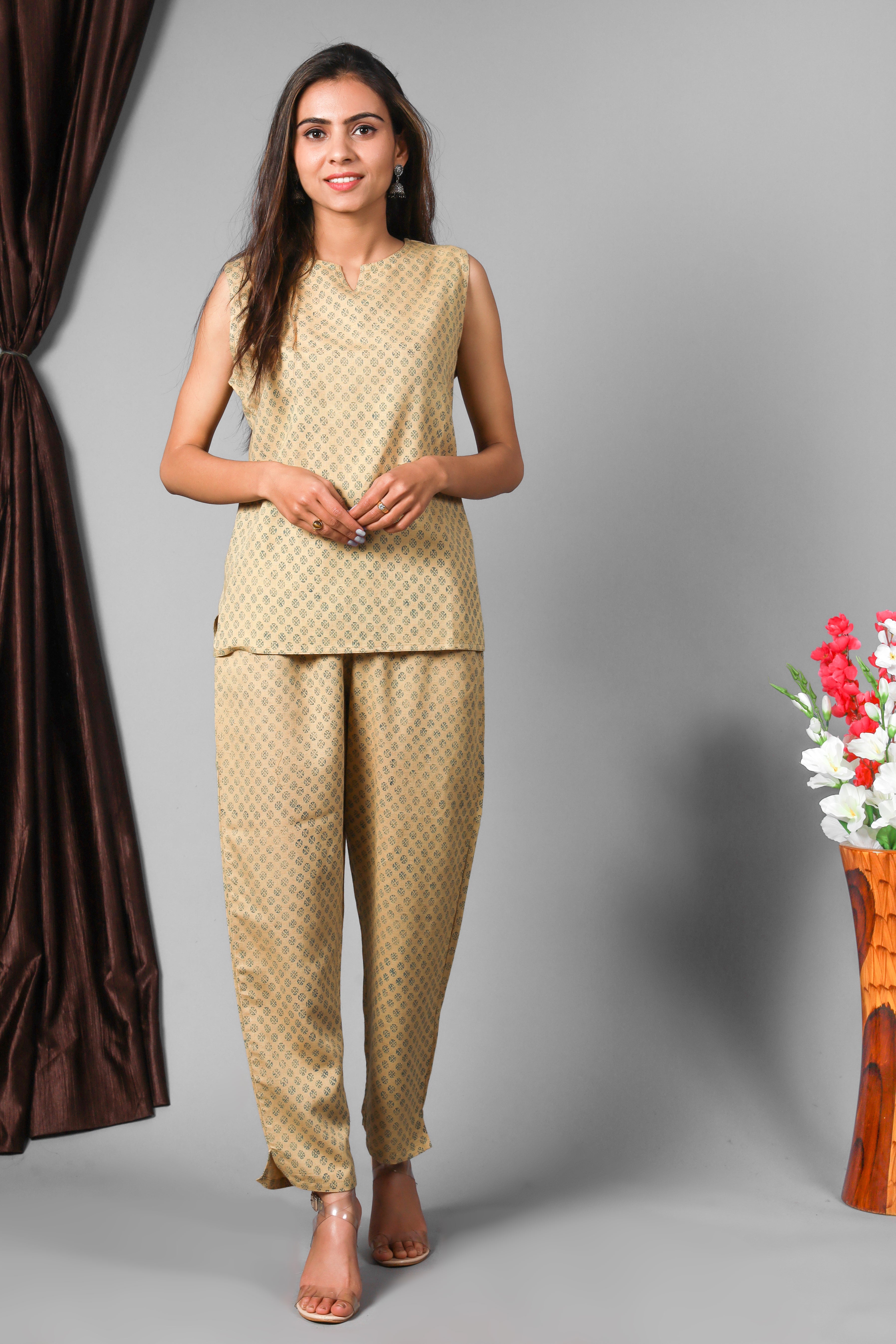 Women Vegetable Dye Top Blue Circle