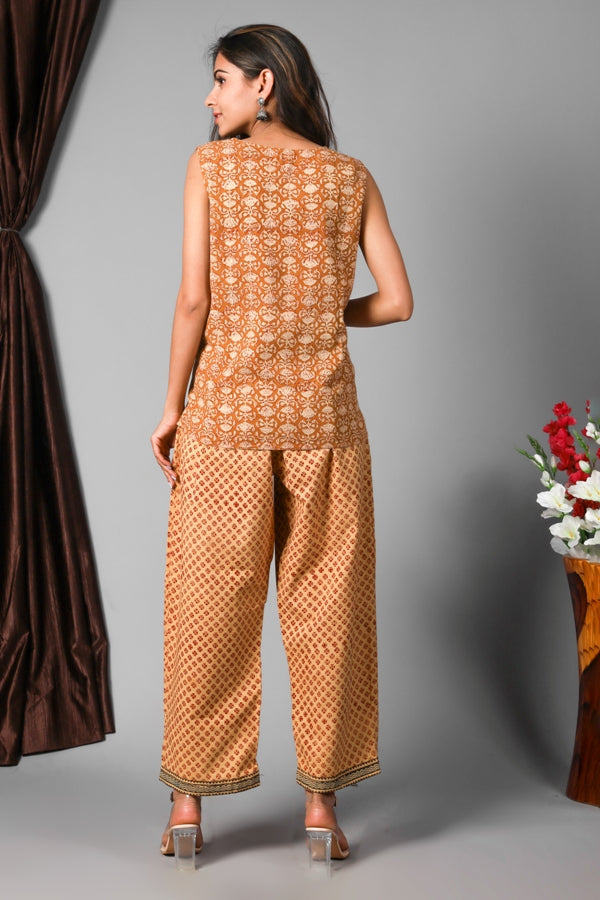 Women Vegetable Dye Top