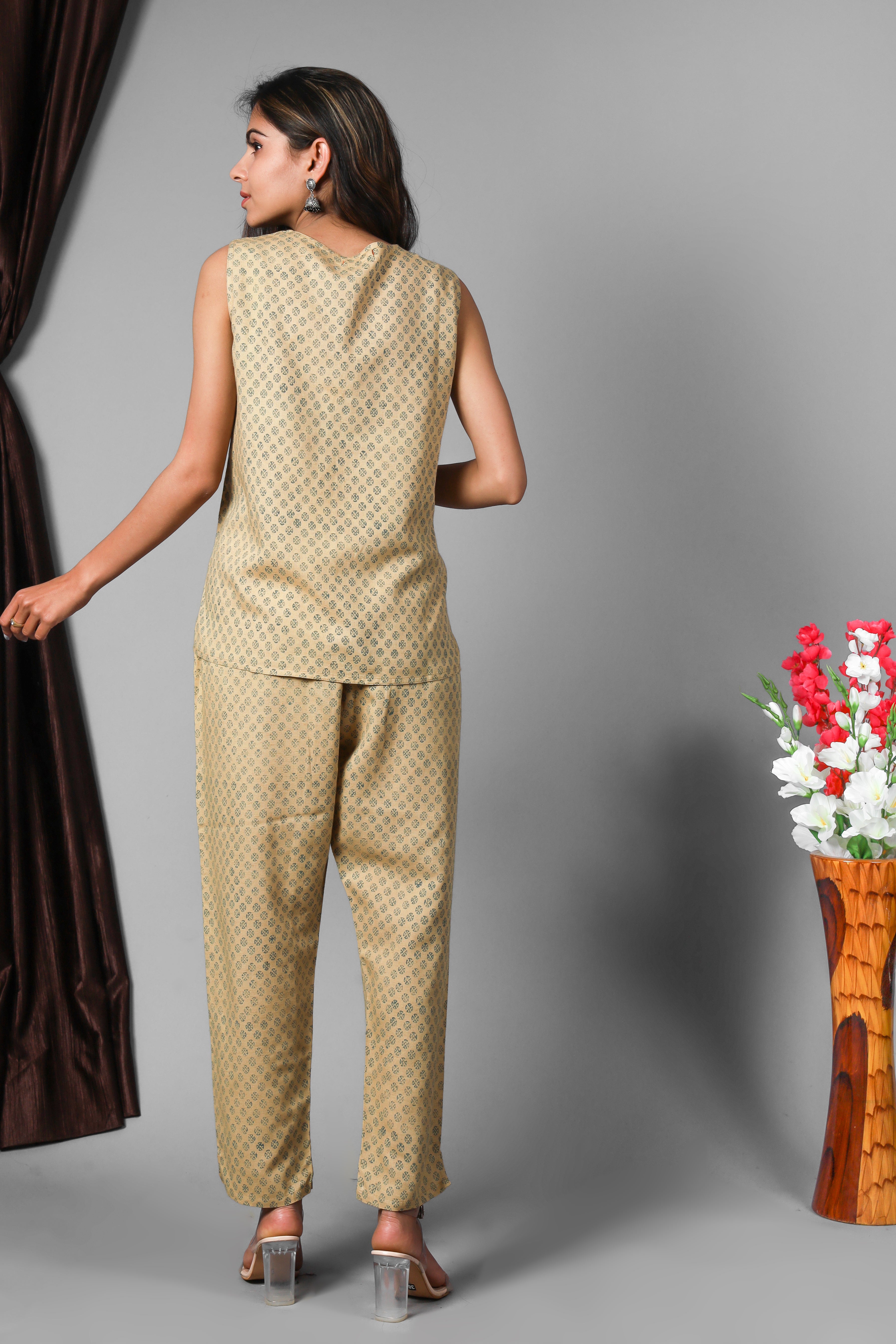 Women Vegetable Dye Top Blue Circle