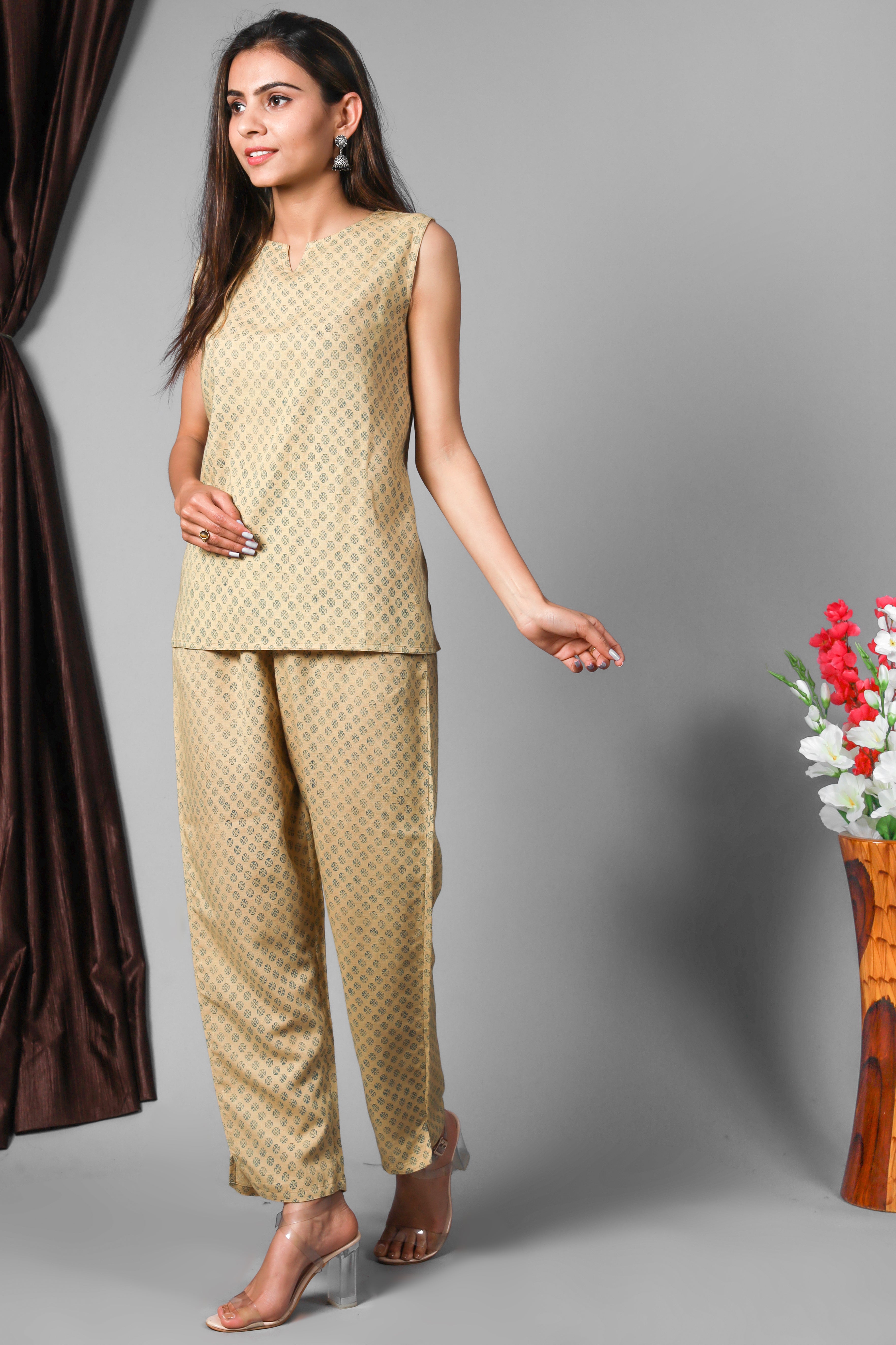 Women Vegetable Dye Top Blue Circle