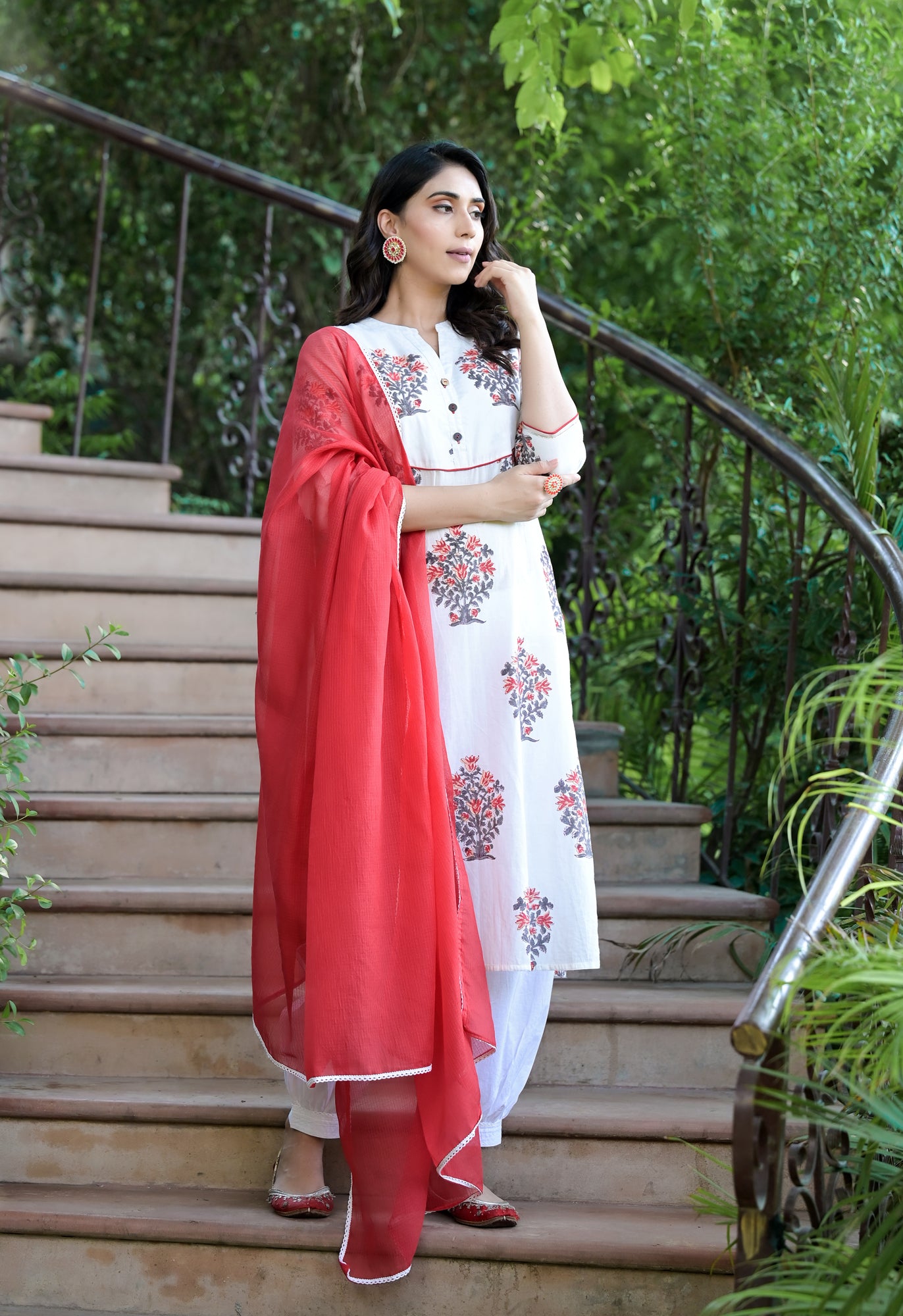 Women Red Mughal Suit-Set of 3