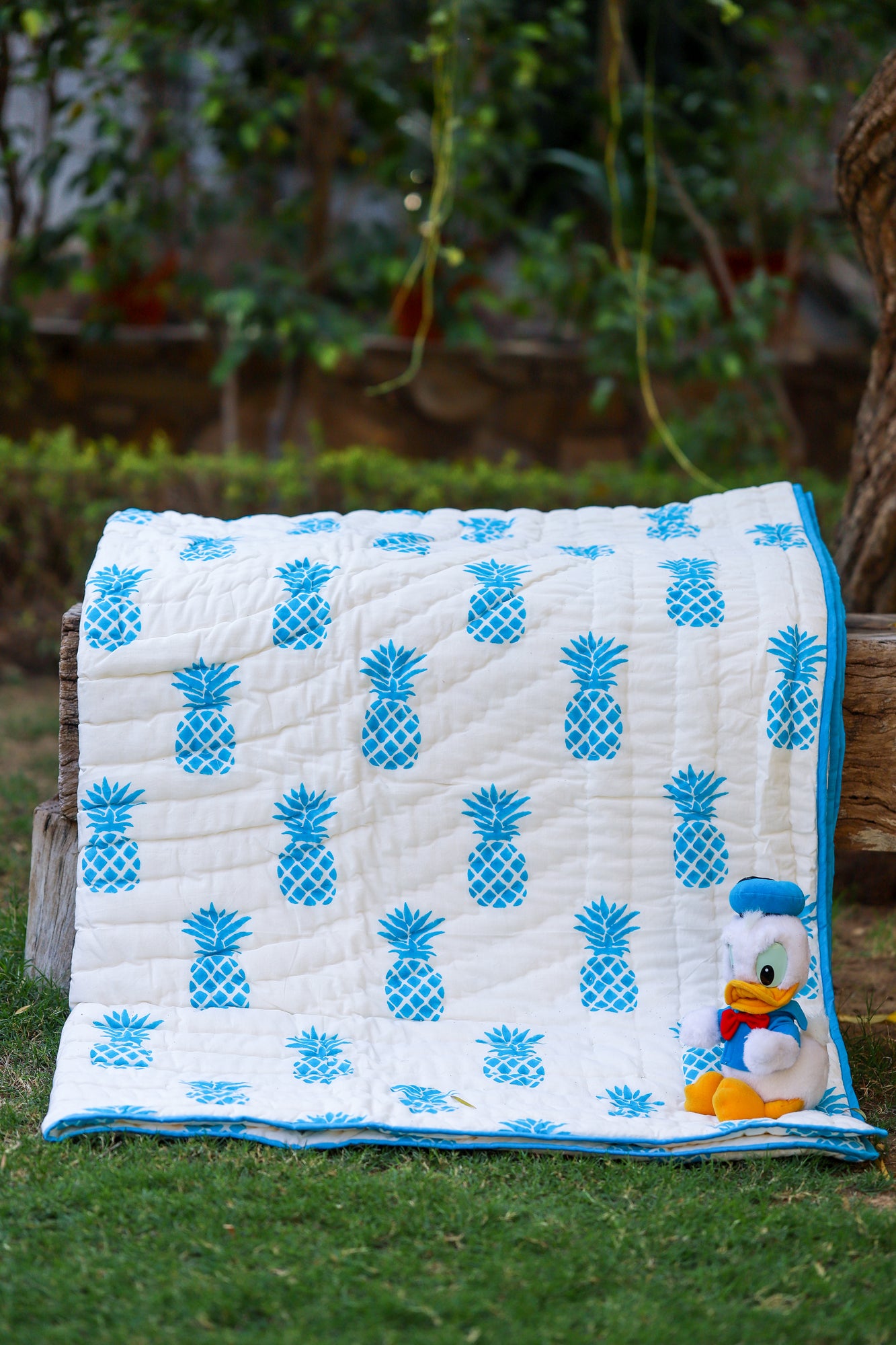 Kids Quilt - Blue Pineapple