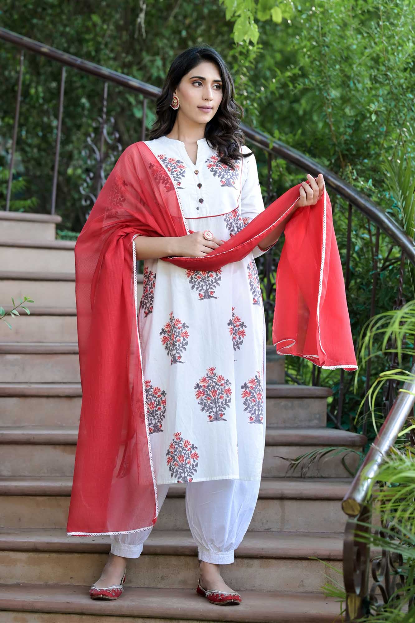 Women Red Mughal Suit-Set of 3