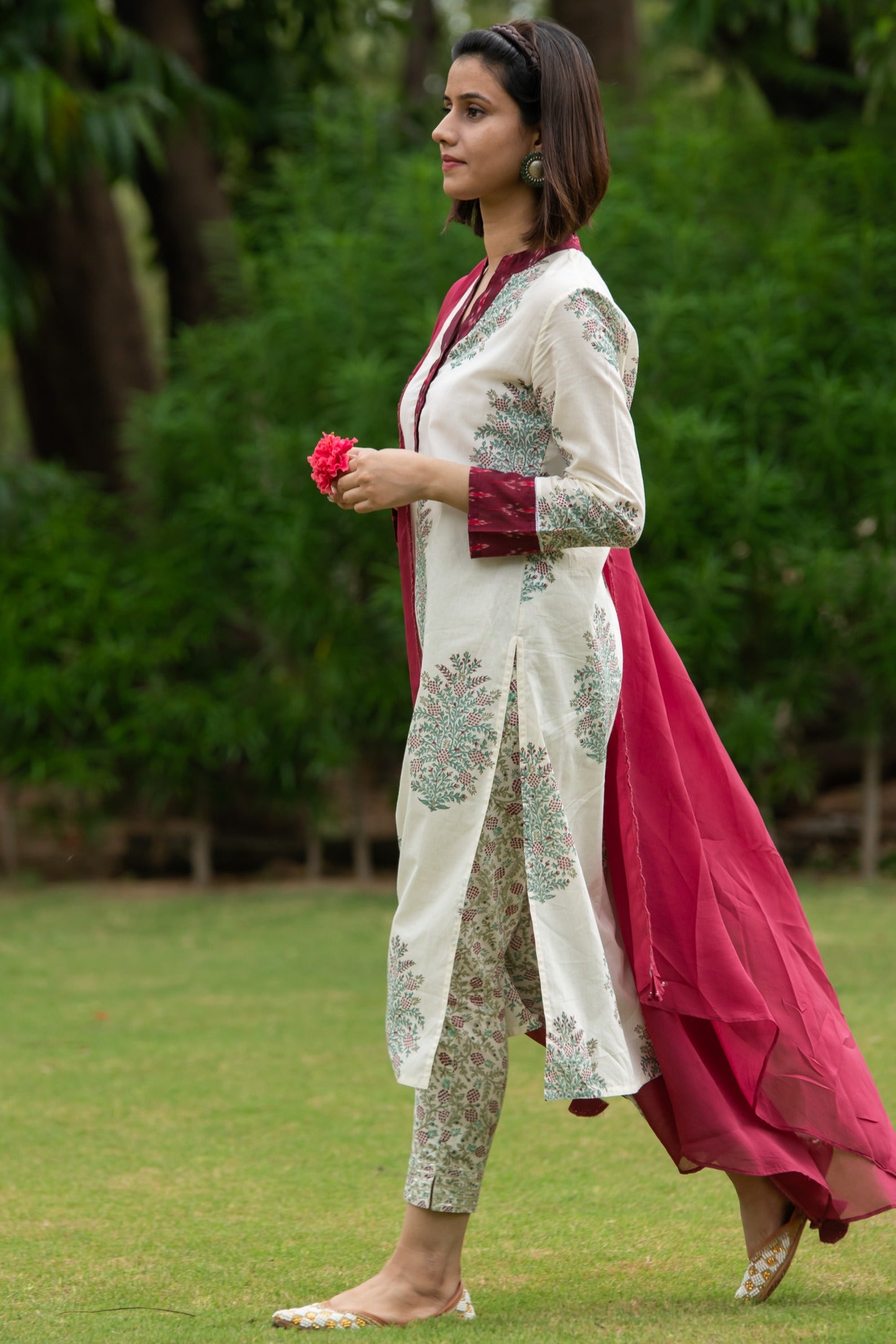 Suit Set Women Set of 3 Mughal Bahaar