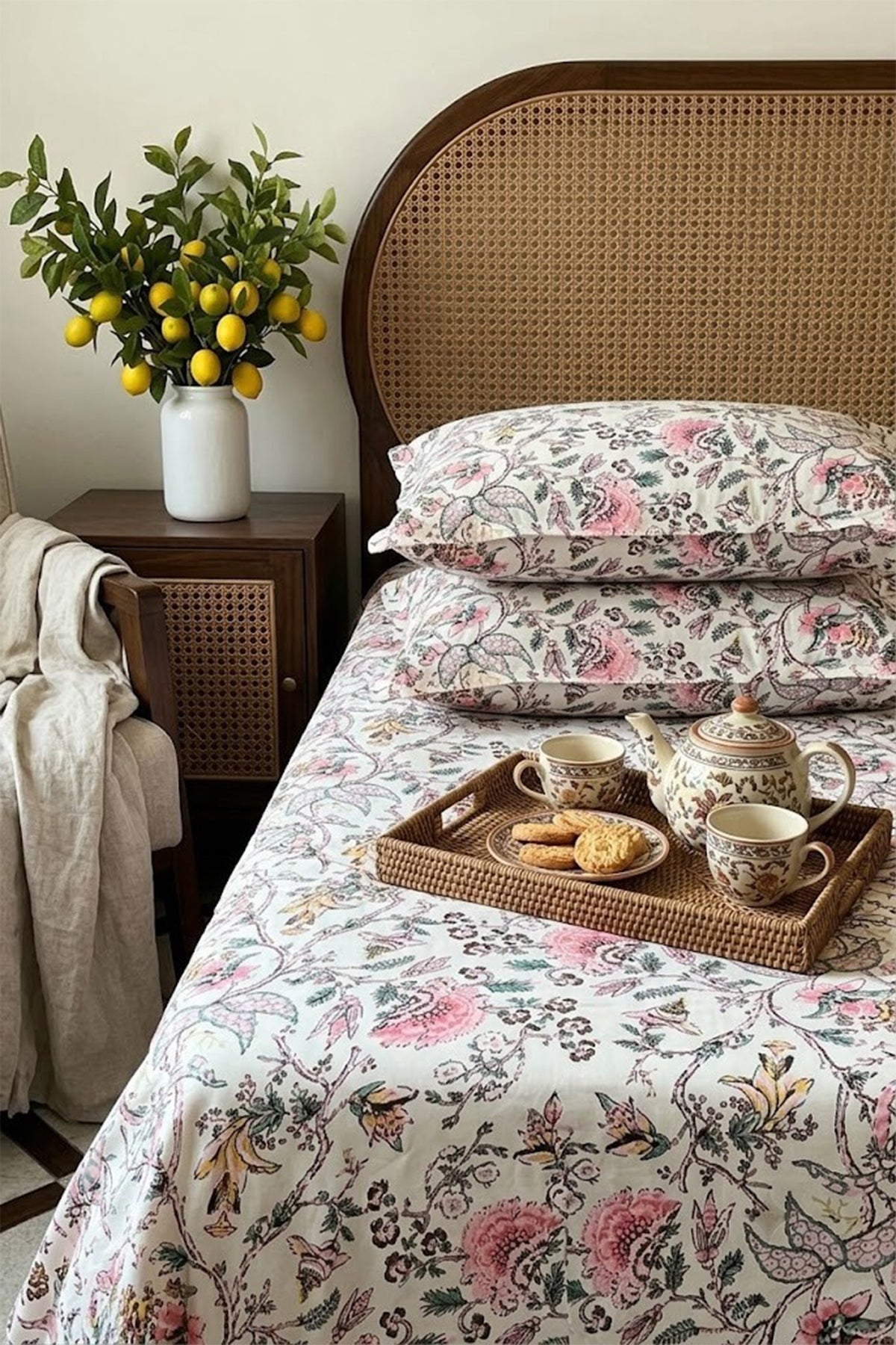 Jacobean Floral Bed Sheet With Pillow
