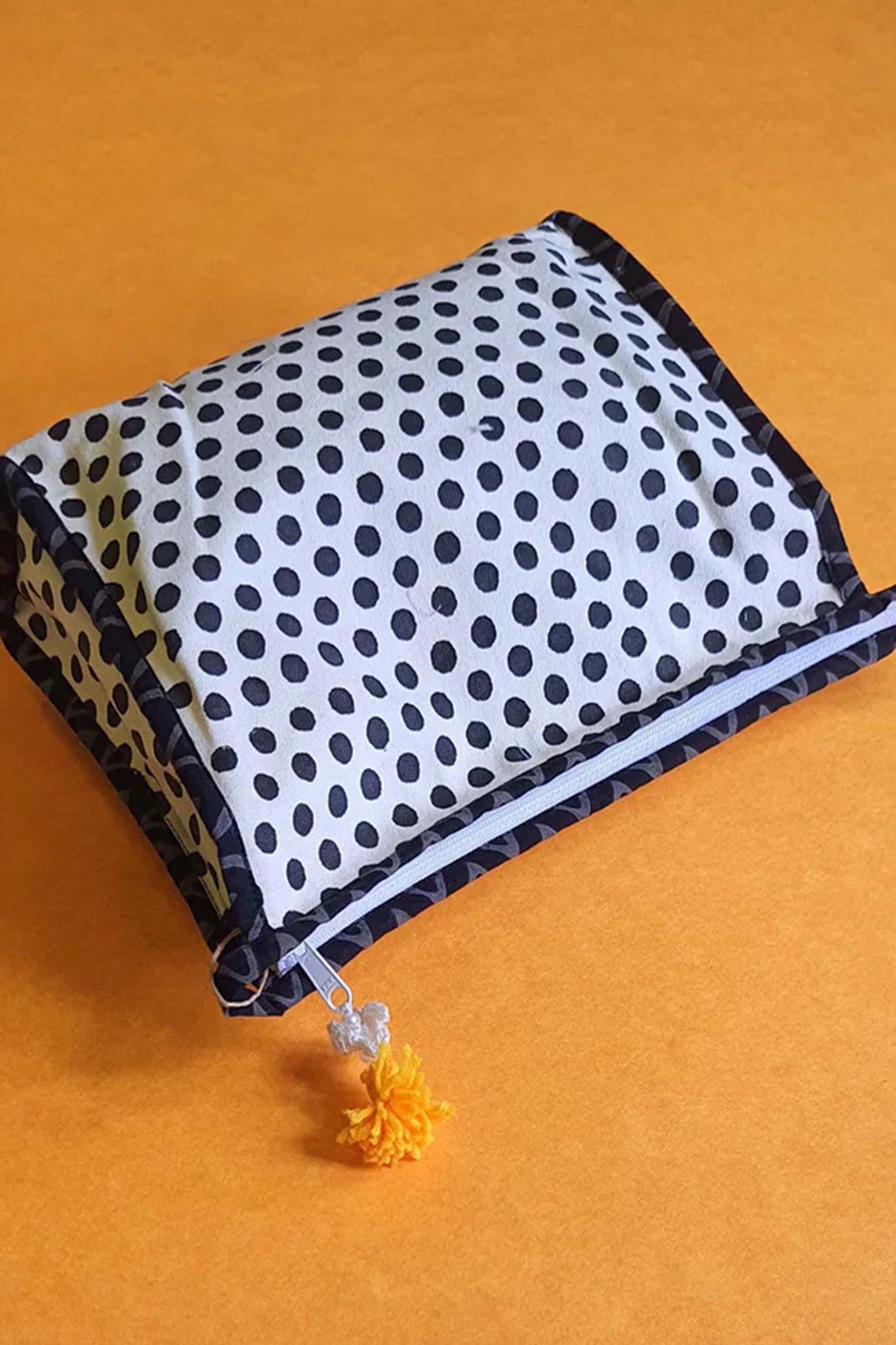 Pouch Canvas Black Polka Dots