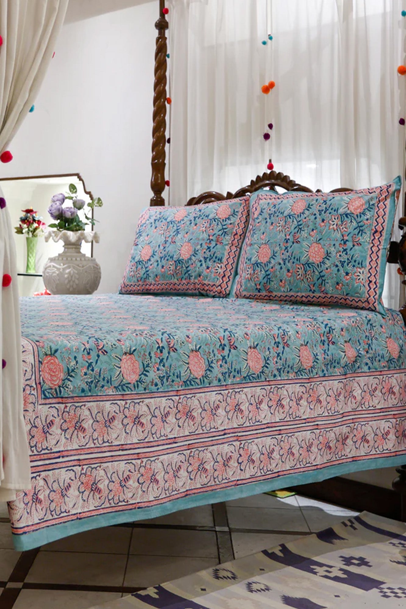 Rose Garden Bed Sheet With Pillow