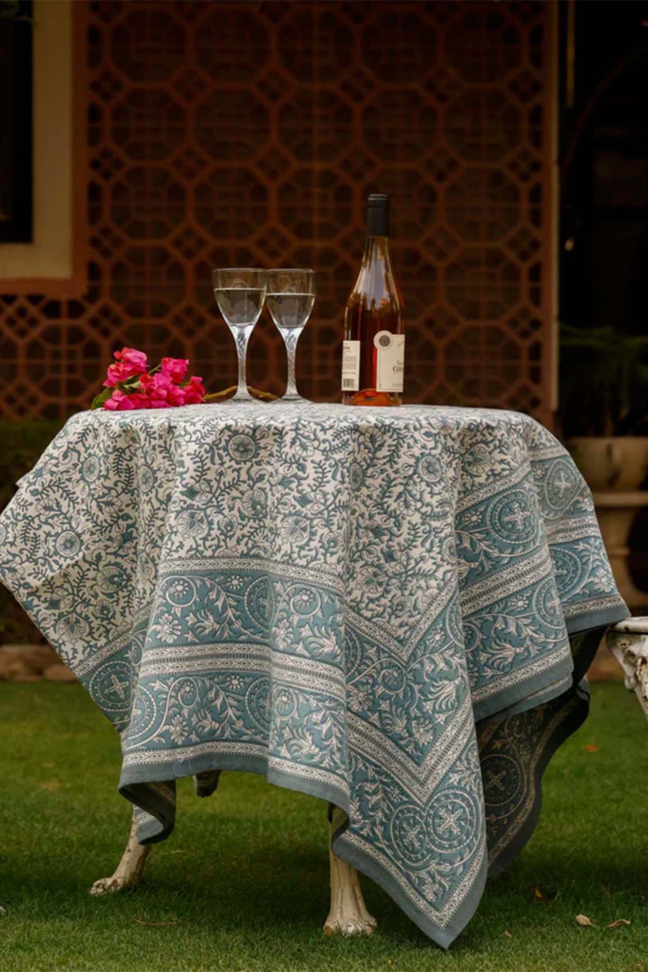 Table Cover Gray Floral Jaal