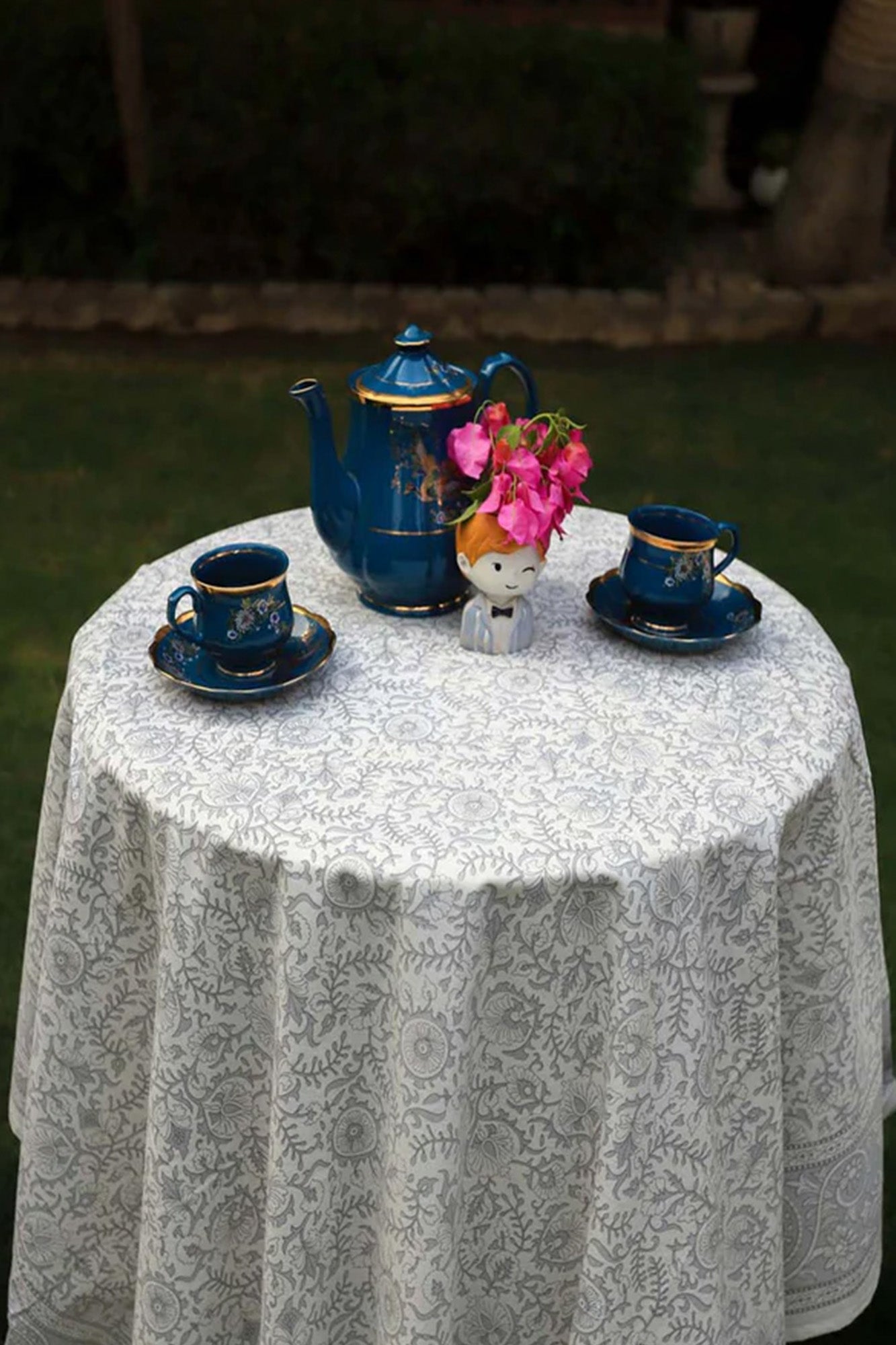 Table Cover Gray Floral Jaal