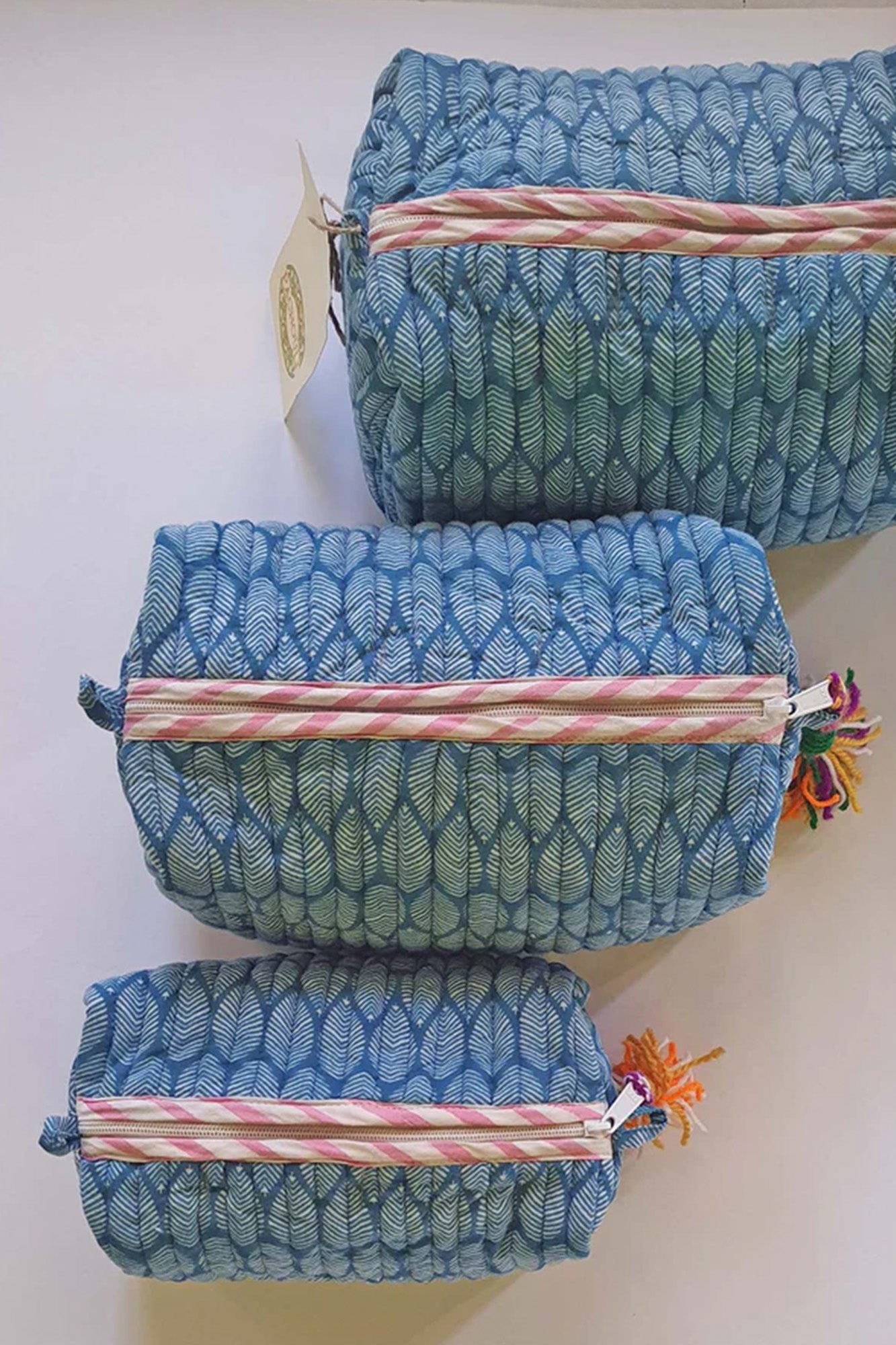 Leafy Blue Pouch Set of 3