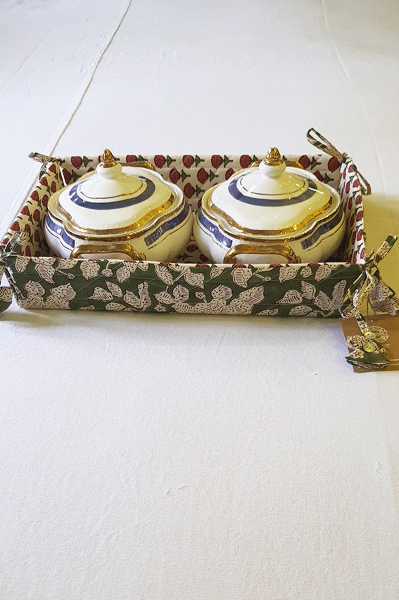 Leaf Fenestration Bread Basket