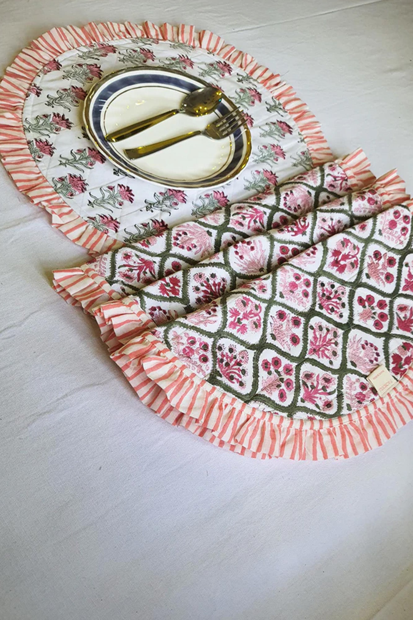 Pink Motifs Reversible Round Placemat Set