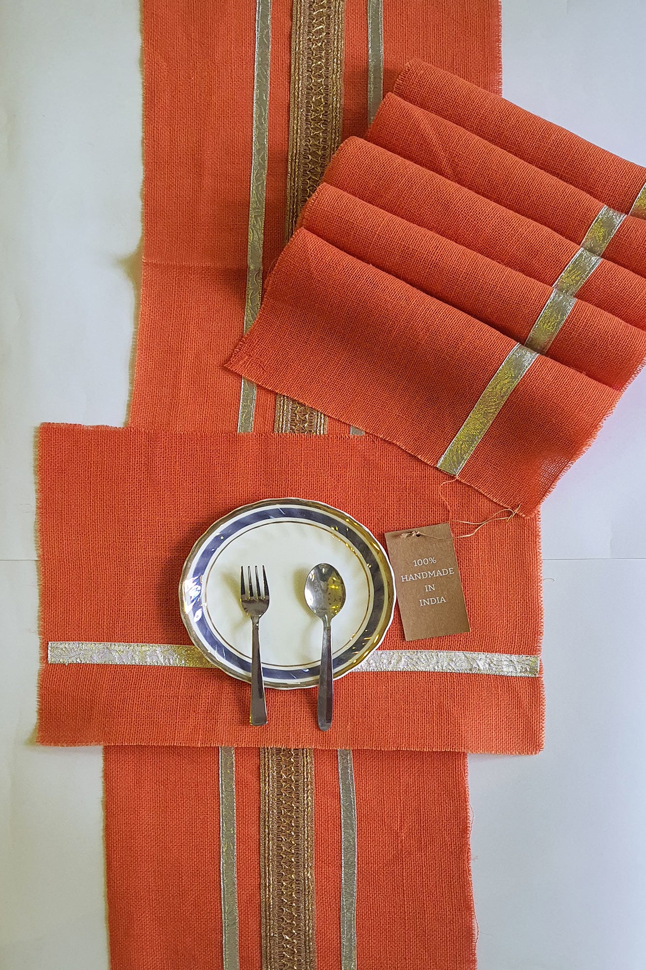 Zari Gotten Placemat Set With Runner