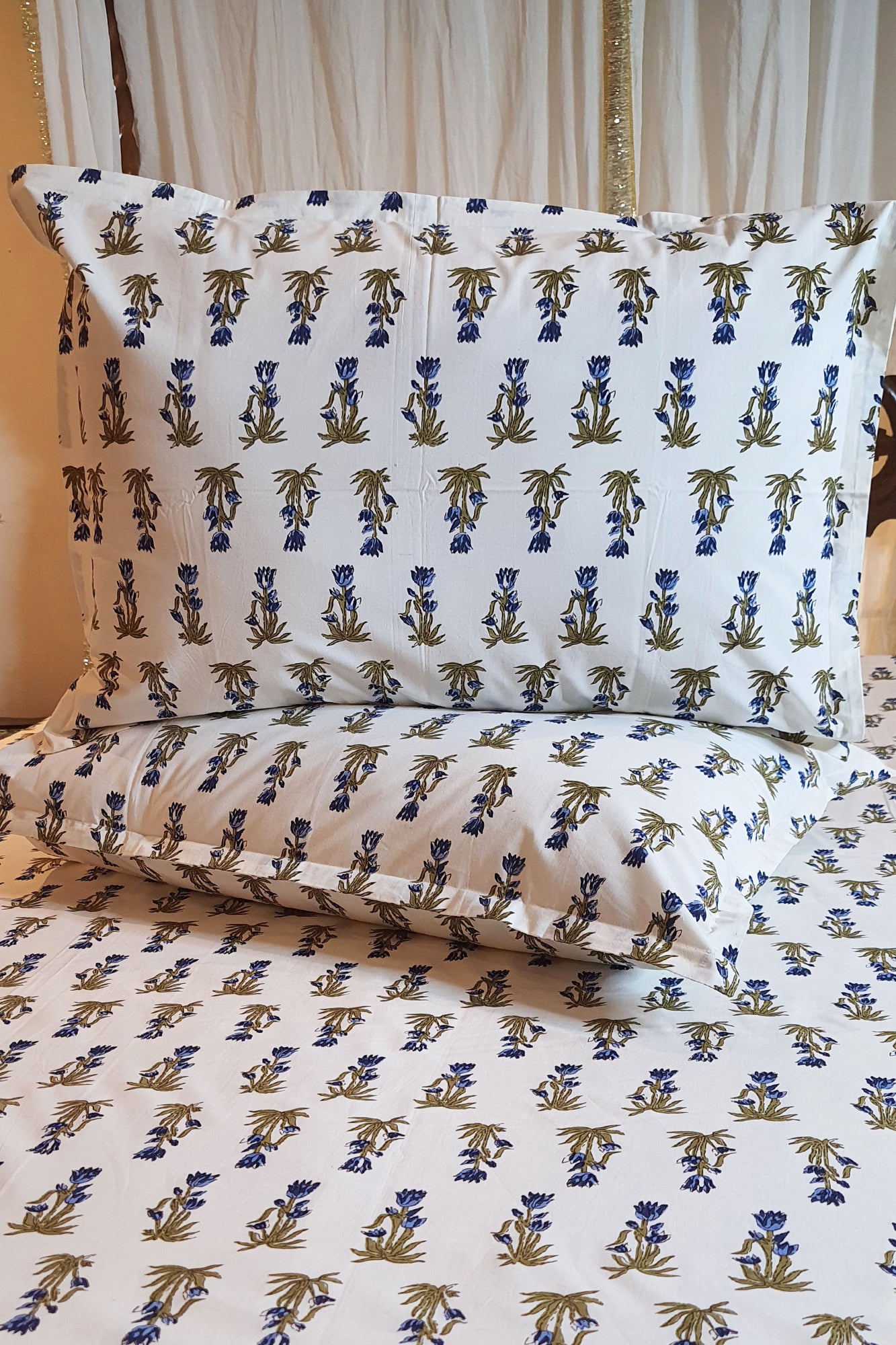 Tulip Blue Bed Sheet With Pillow