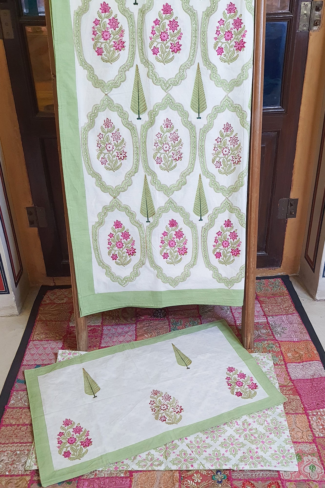 Mughal Garden Bed Sheet With Pillow