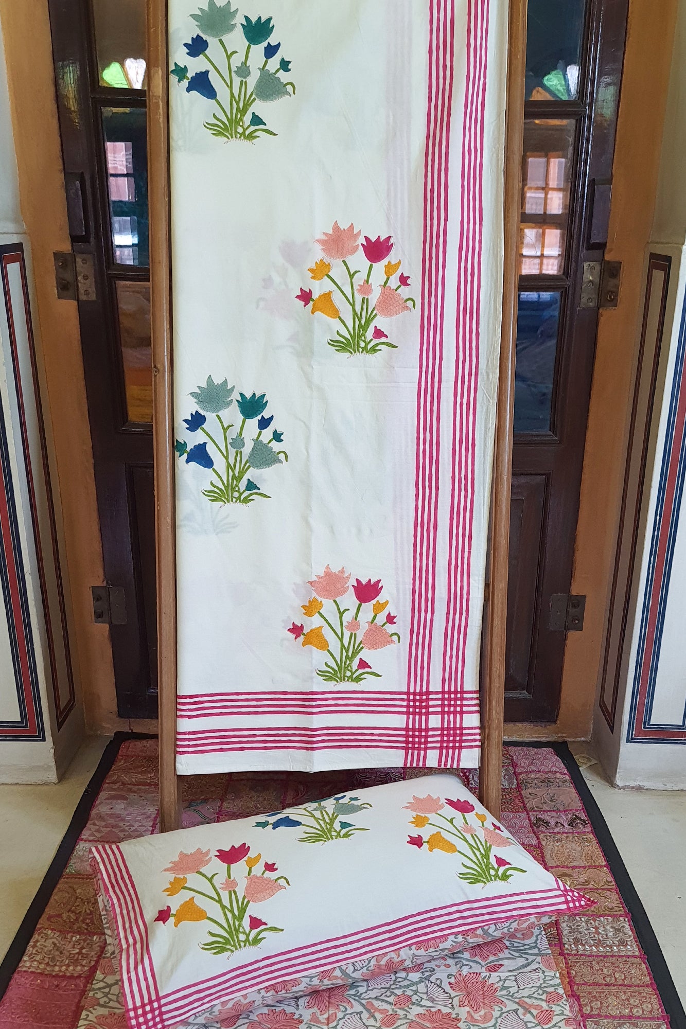 Tulip Garden Bed Sheet With Pillow