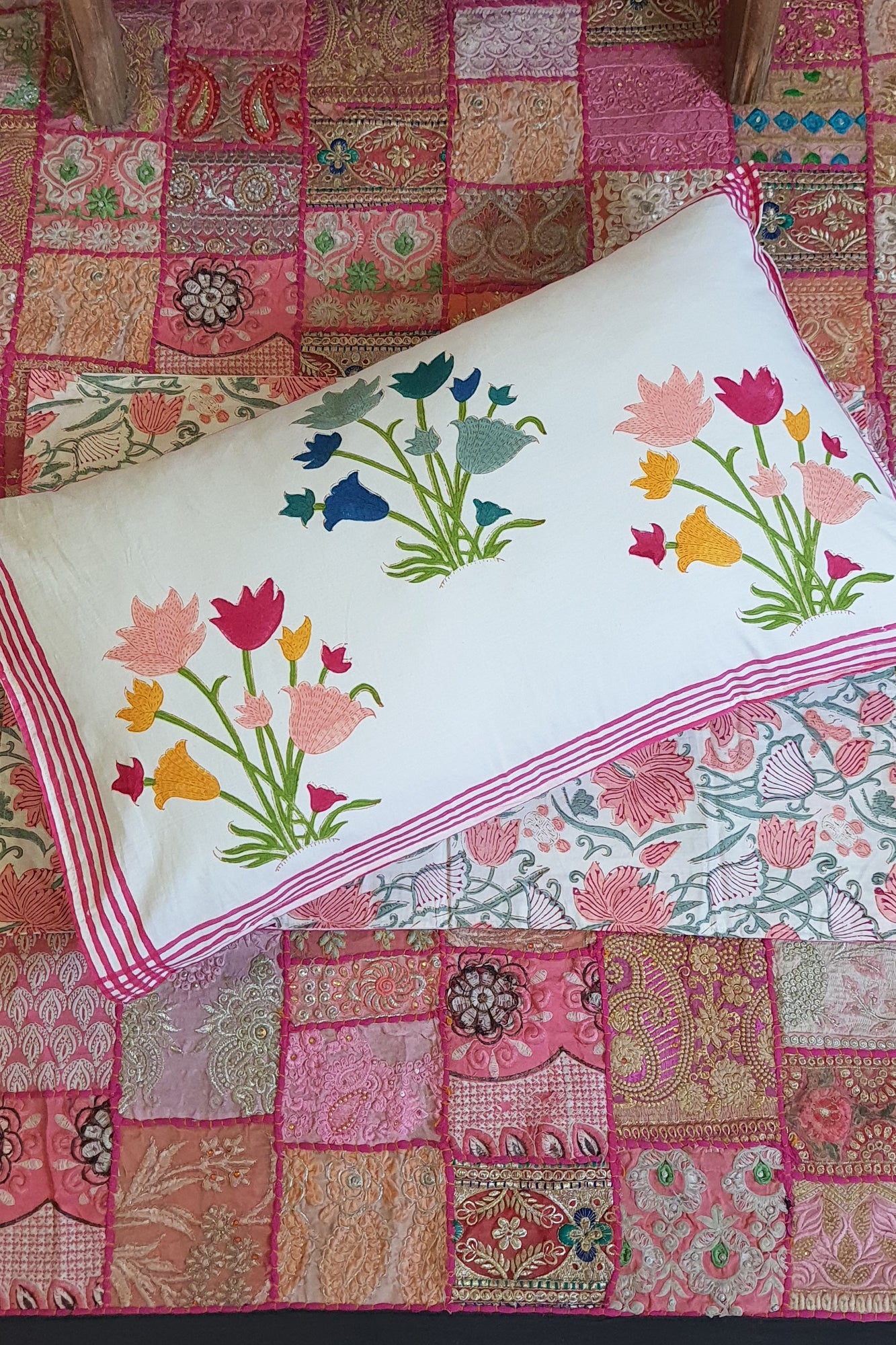 Tulip Garden Bed Sheet With Pillow