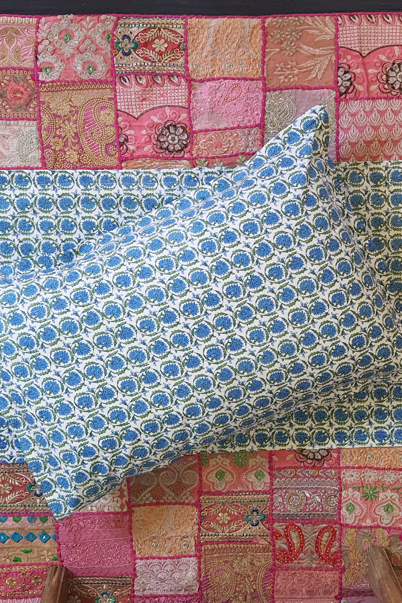Mint Carnation Bed Sheet With Pillow