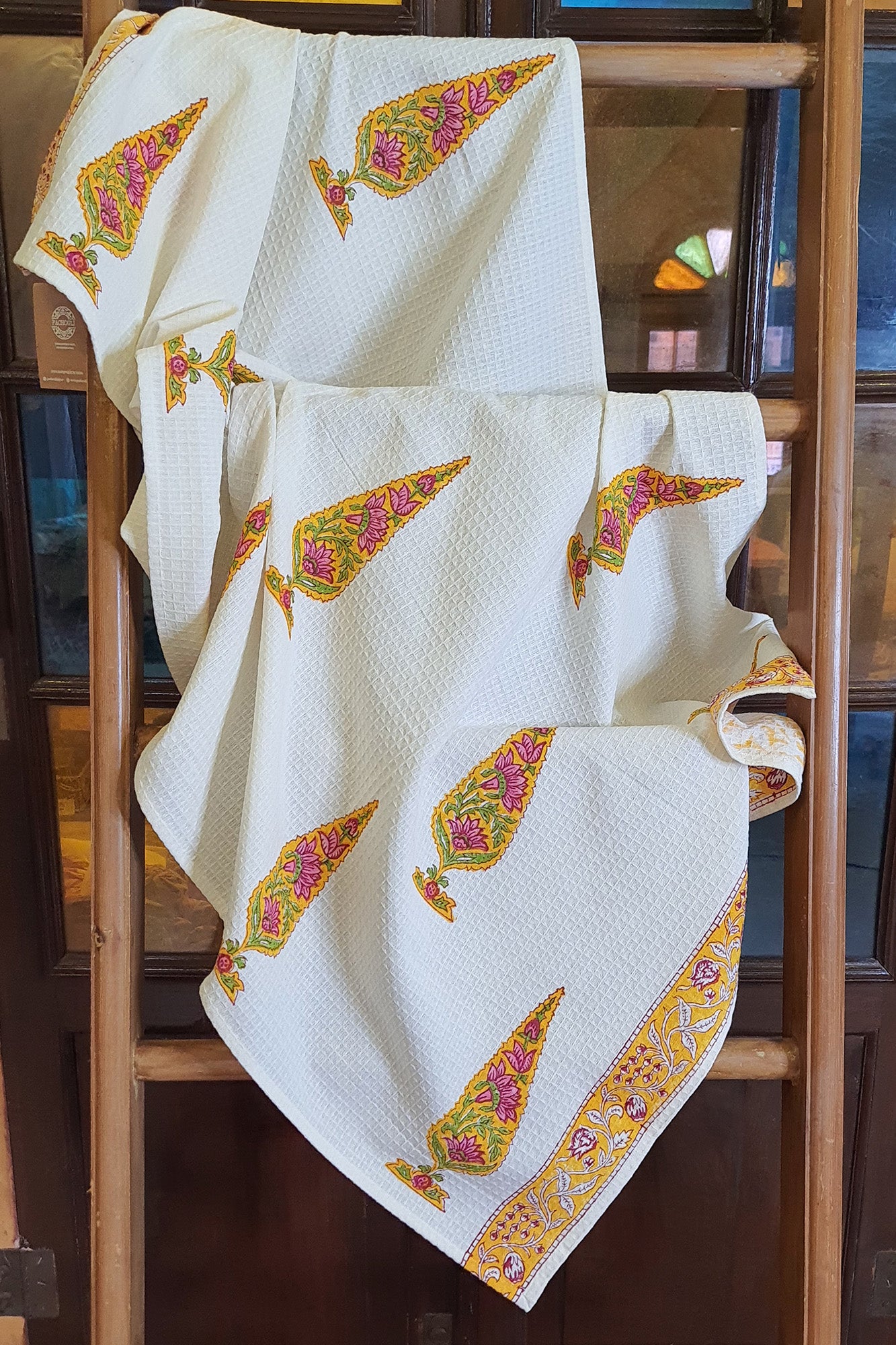 Sunshine Leaf Bath Towel