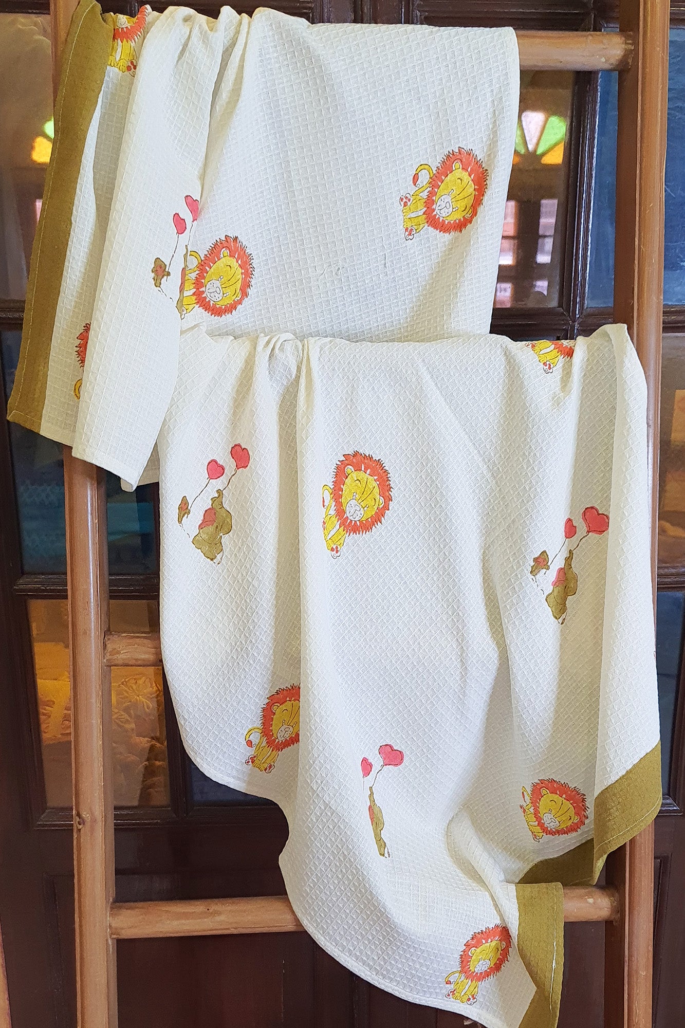Radiant Lion Bath Towel