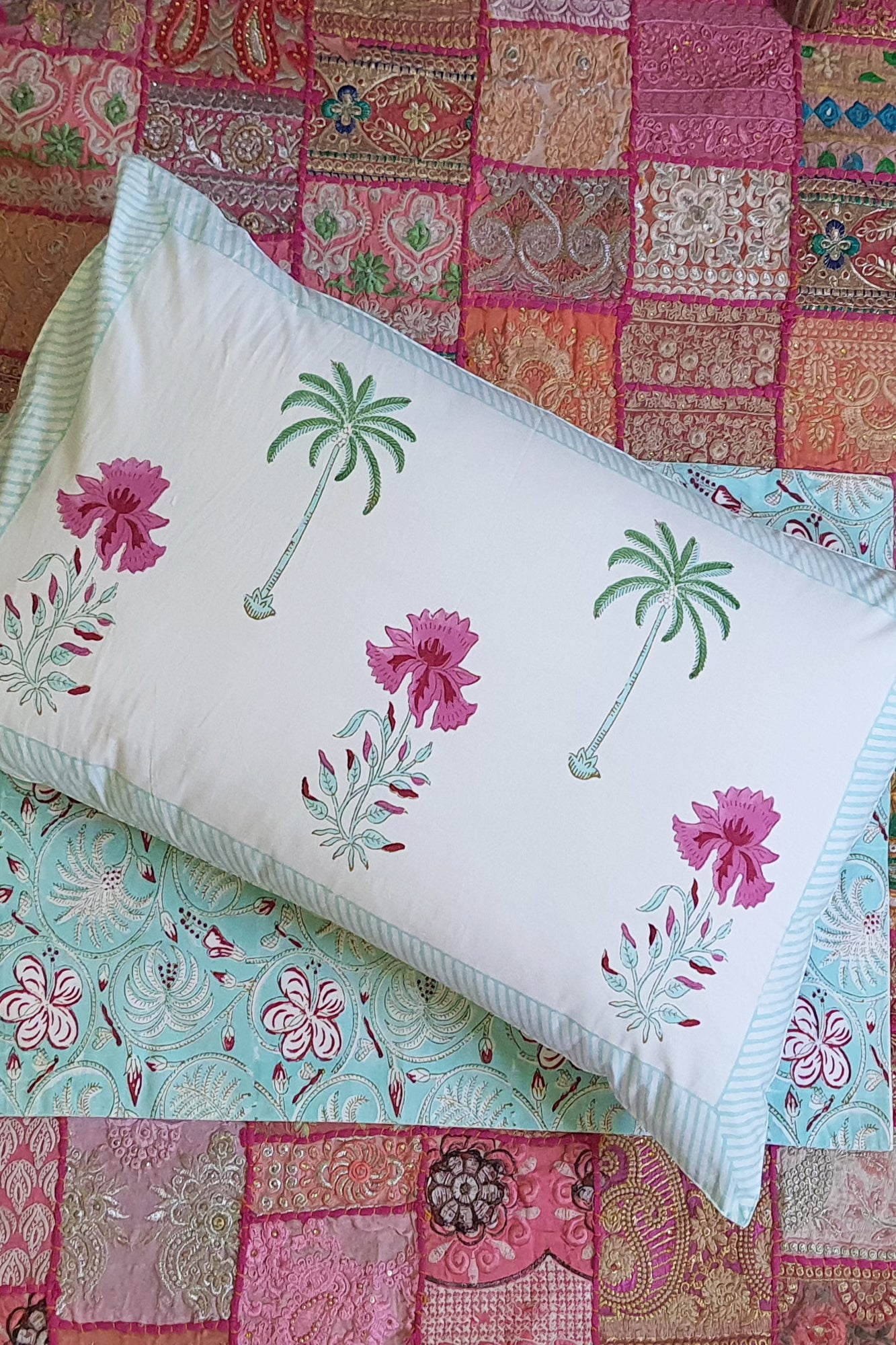 Green Palm Bed Sheet With Pillow