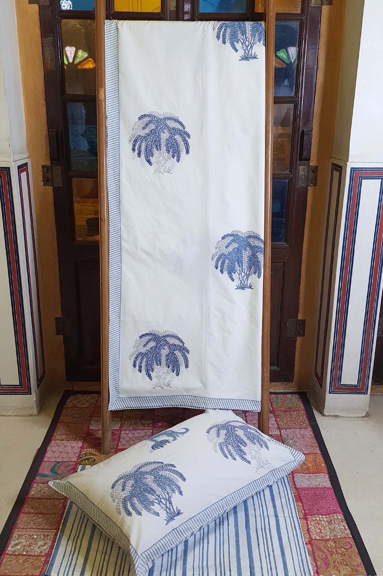 Blue Panther Bed Sheet With Pillow