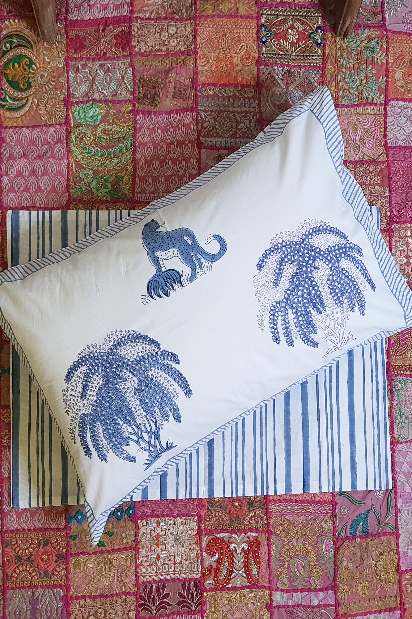 Blue Panther Bed Sheet With Pillow