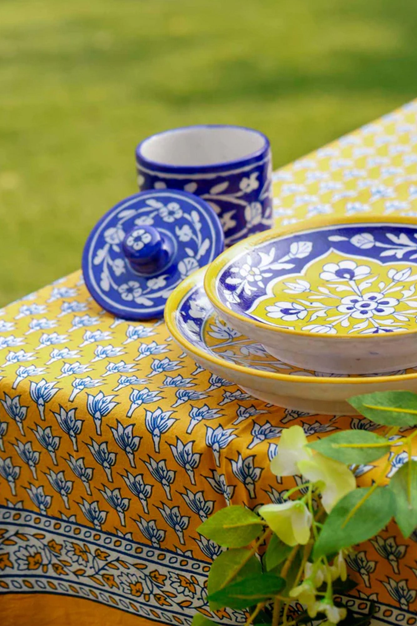 Table Cover Lotus Yellow