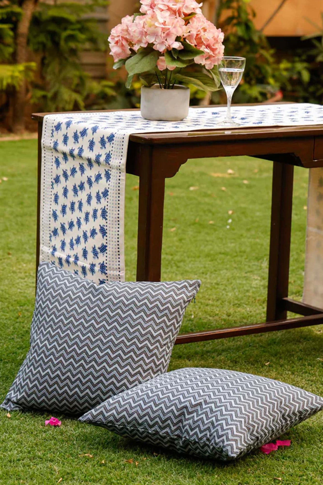 Cushion Cover Grey Zigzag