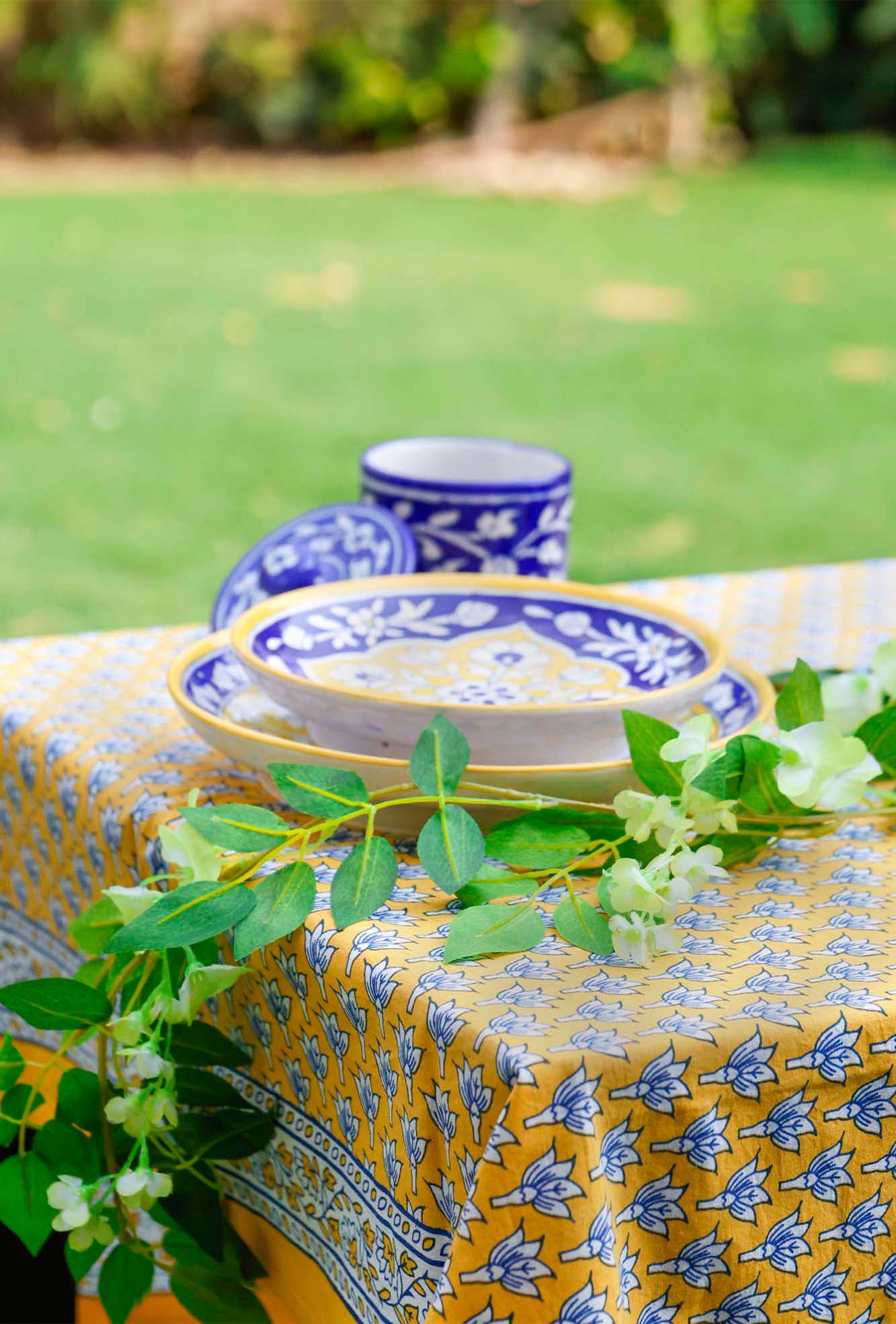 Table Cover Lotus Yellow