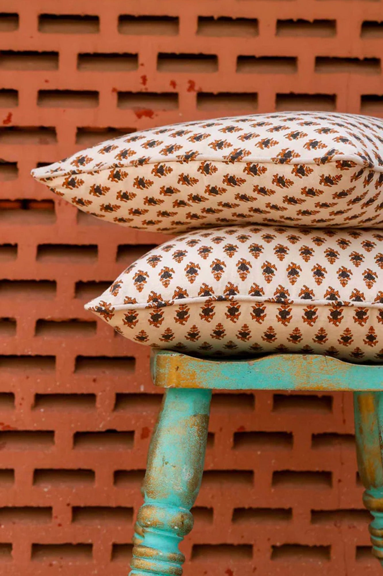 Cushion Cover Baize Buti