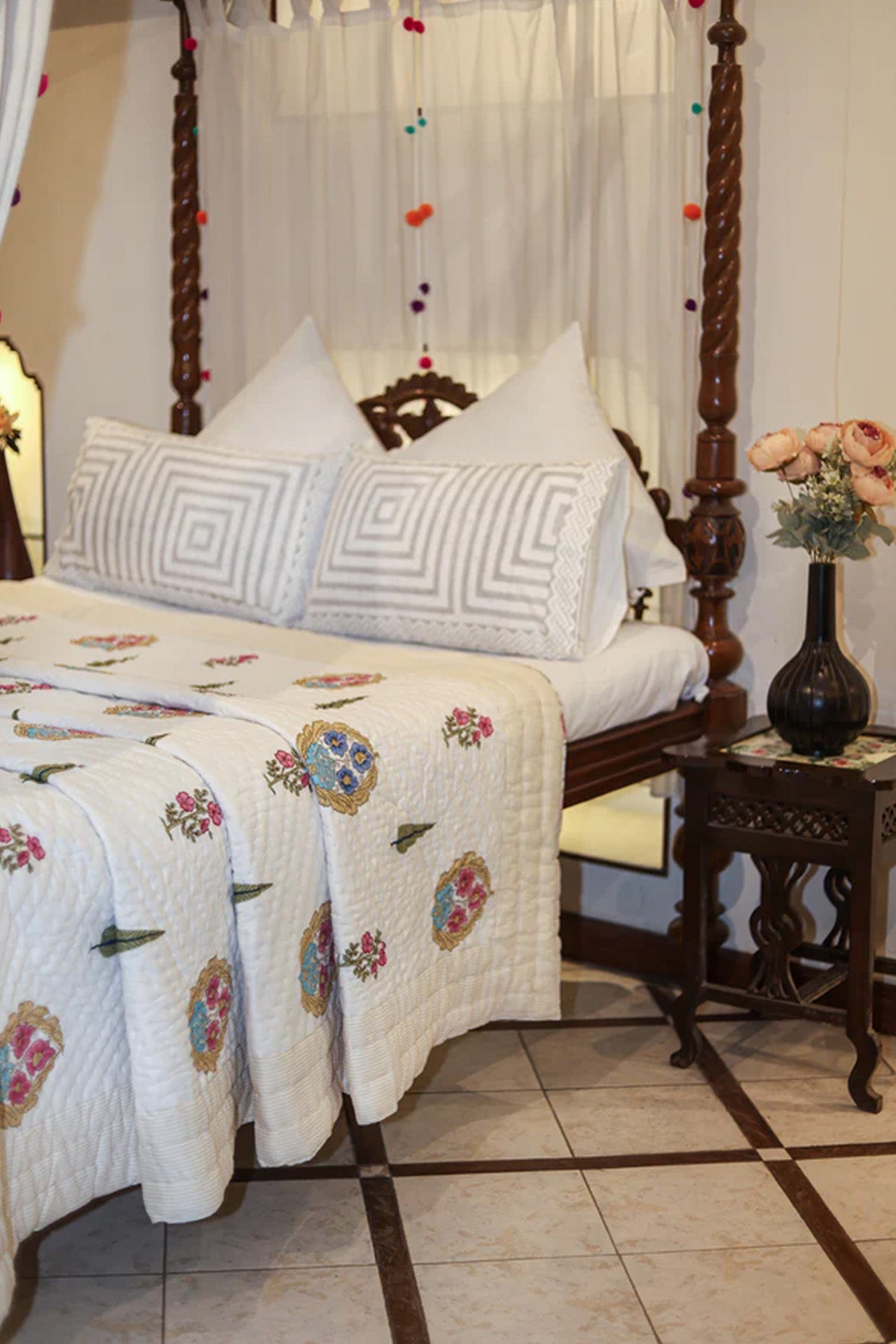 Orchid Garden Razai