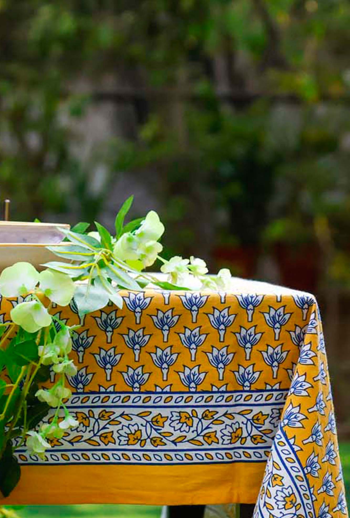 Table Cover Lotus Yellow