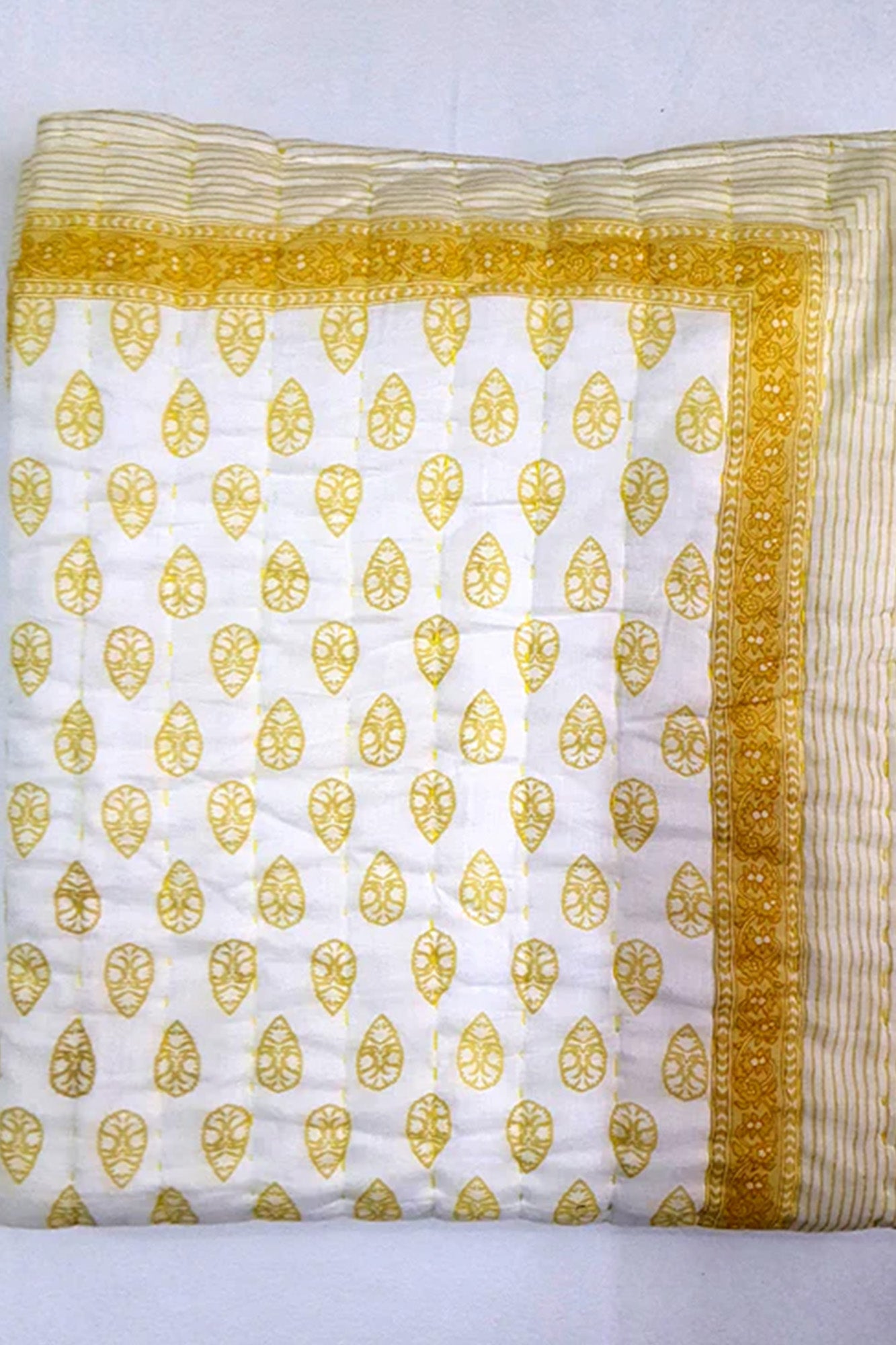Throw-Block Booti Yellow