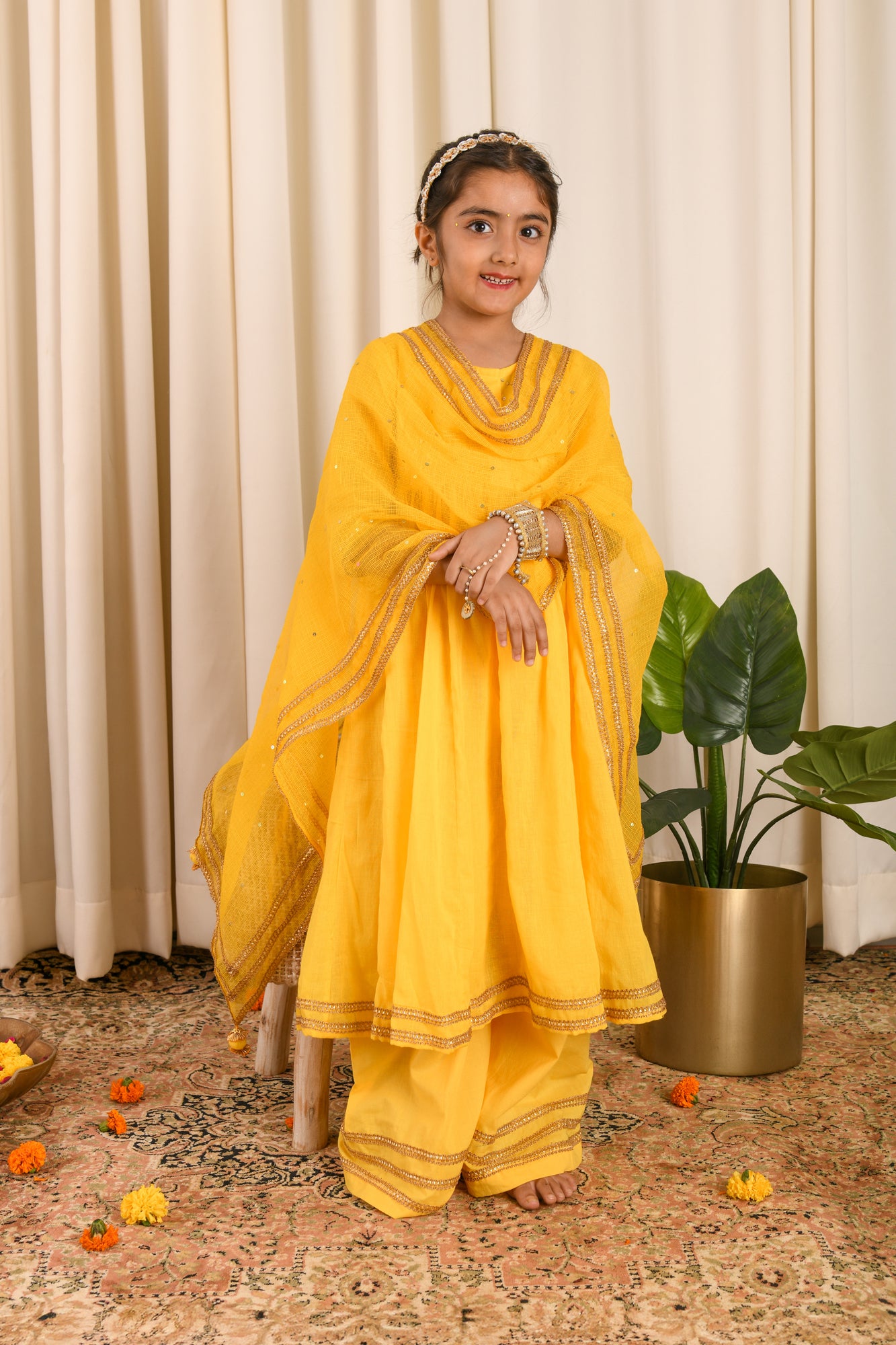 Suit Set Sunheri Bahaar