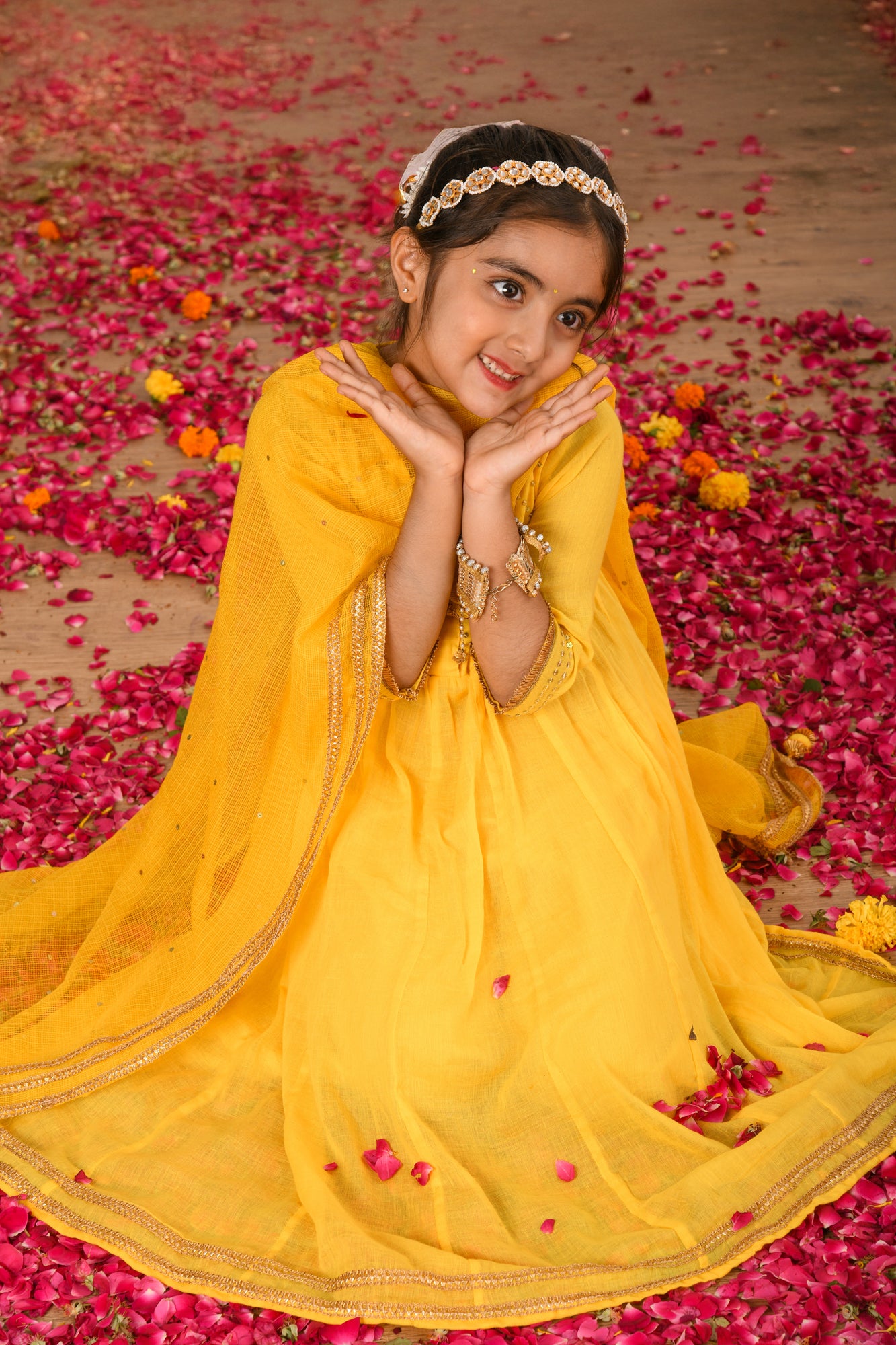 Suit Set Sunheri Bahaar