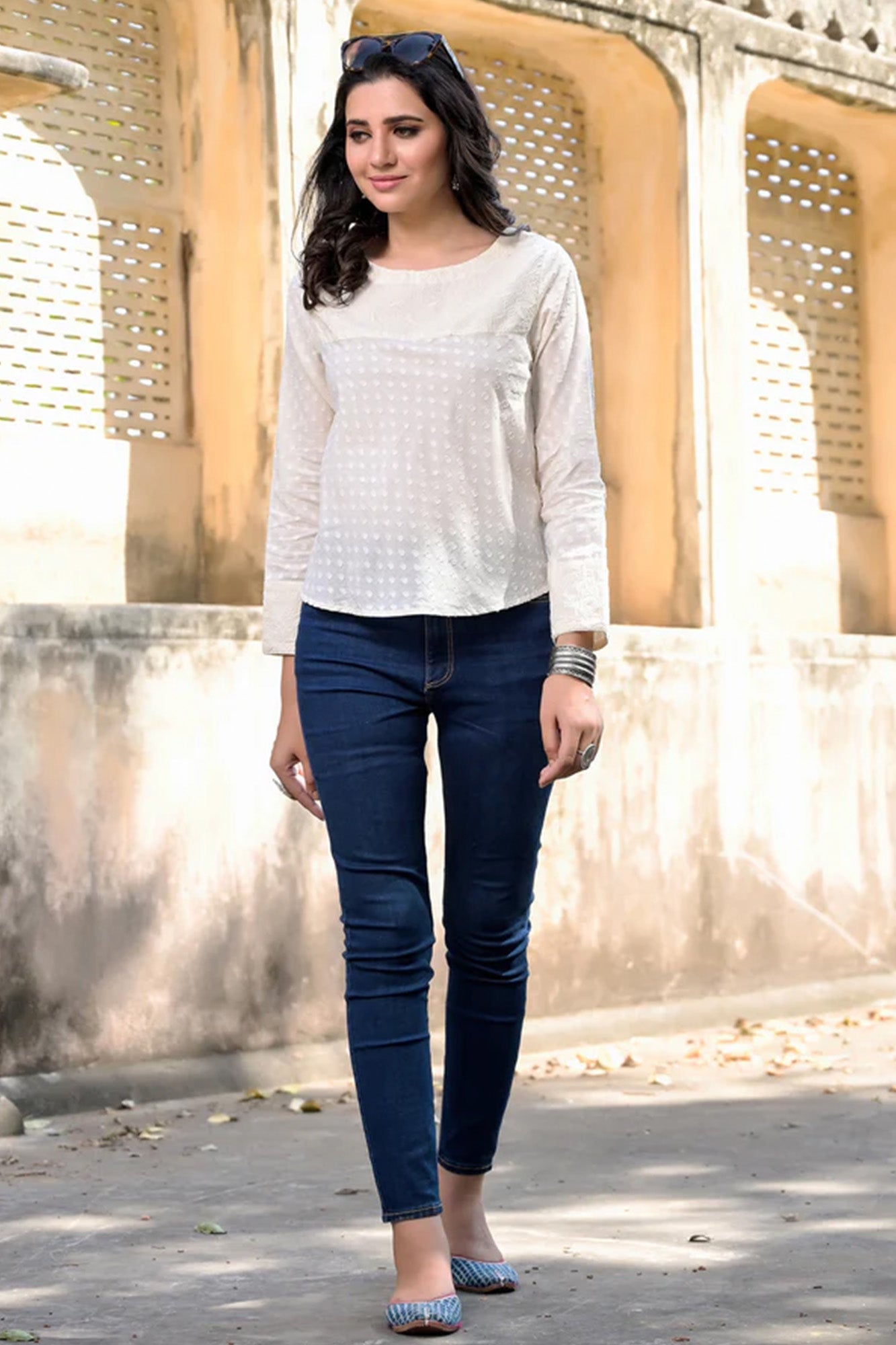 Women Top Flare Chicken Embroidery