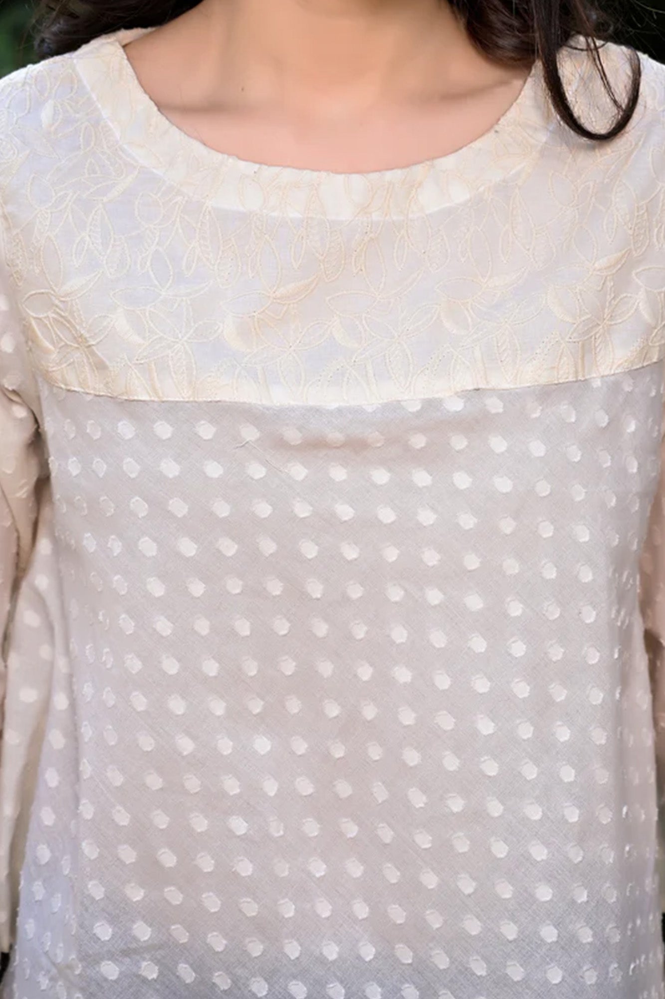 Women Top Flare Chicken Embroidery