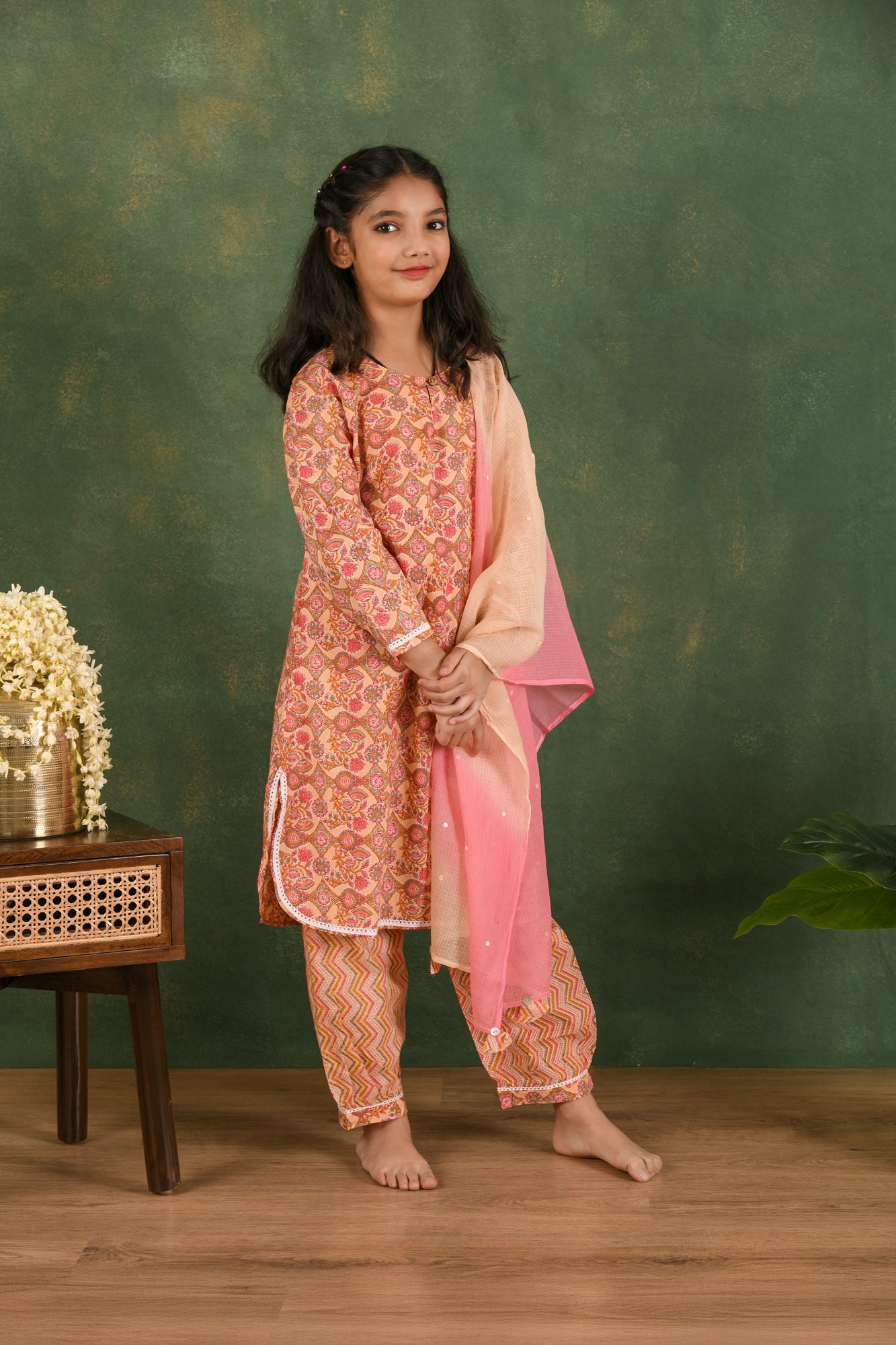Gulnaar Jaal Kurta & Pant Set