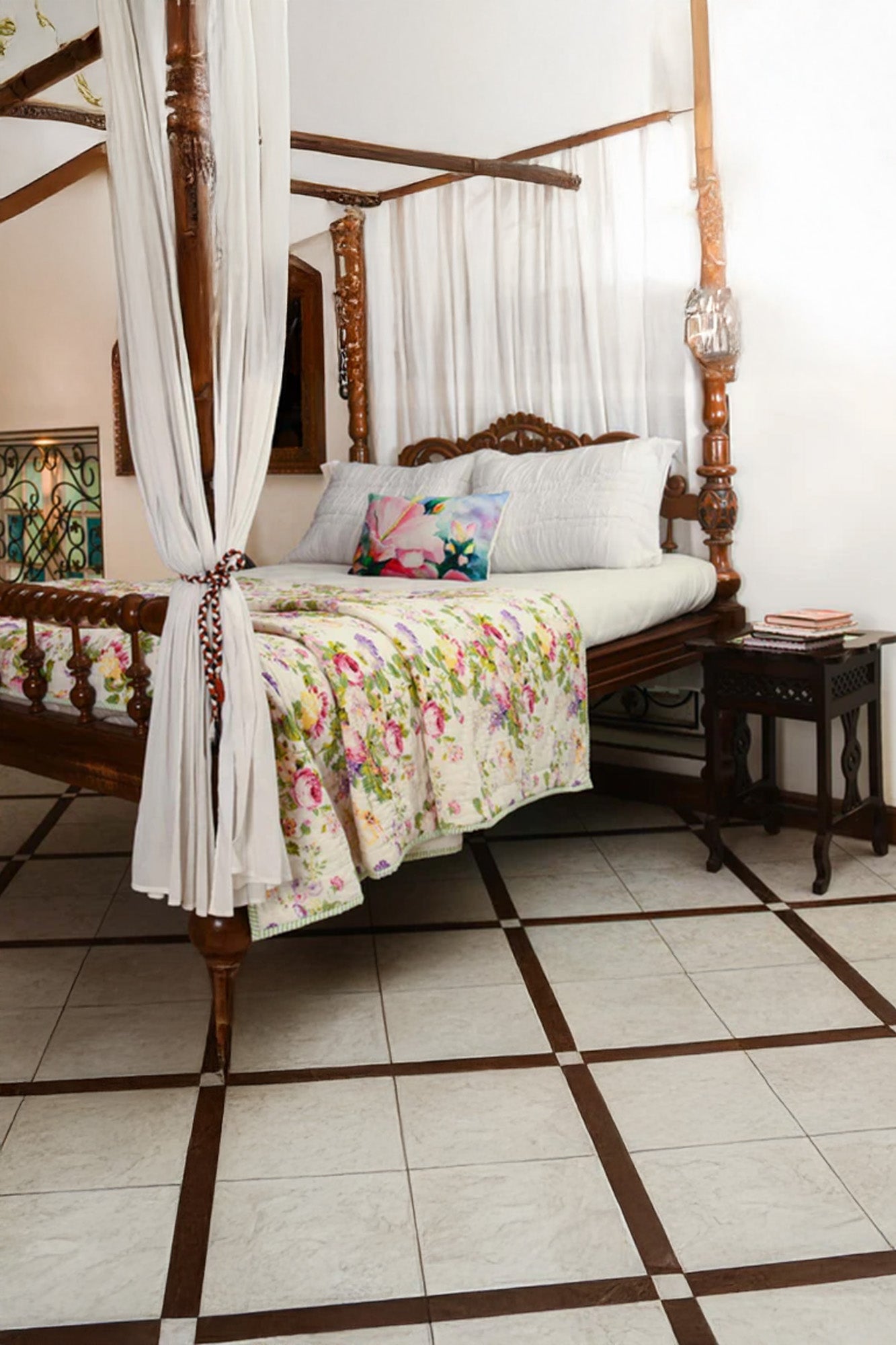 Rose Garden - White - Jaipuri Razai