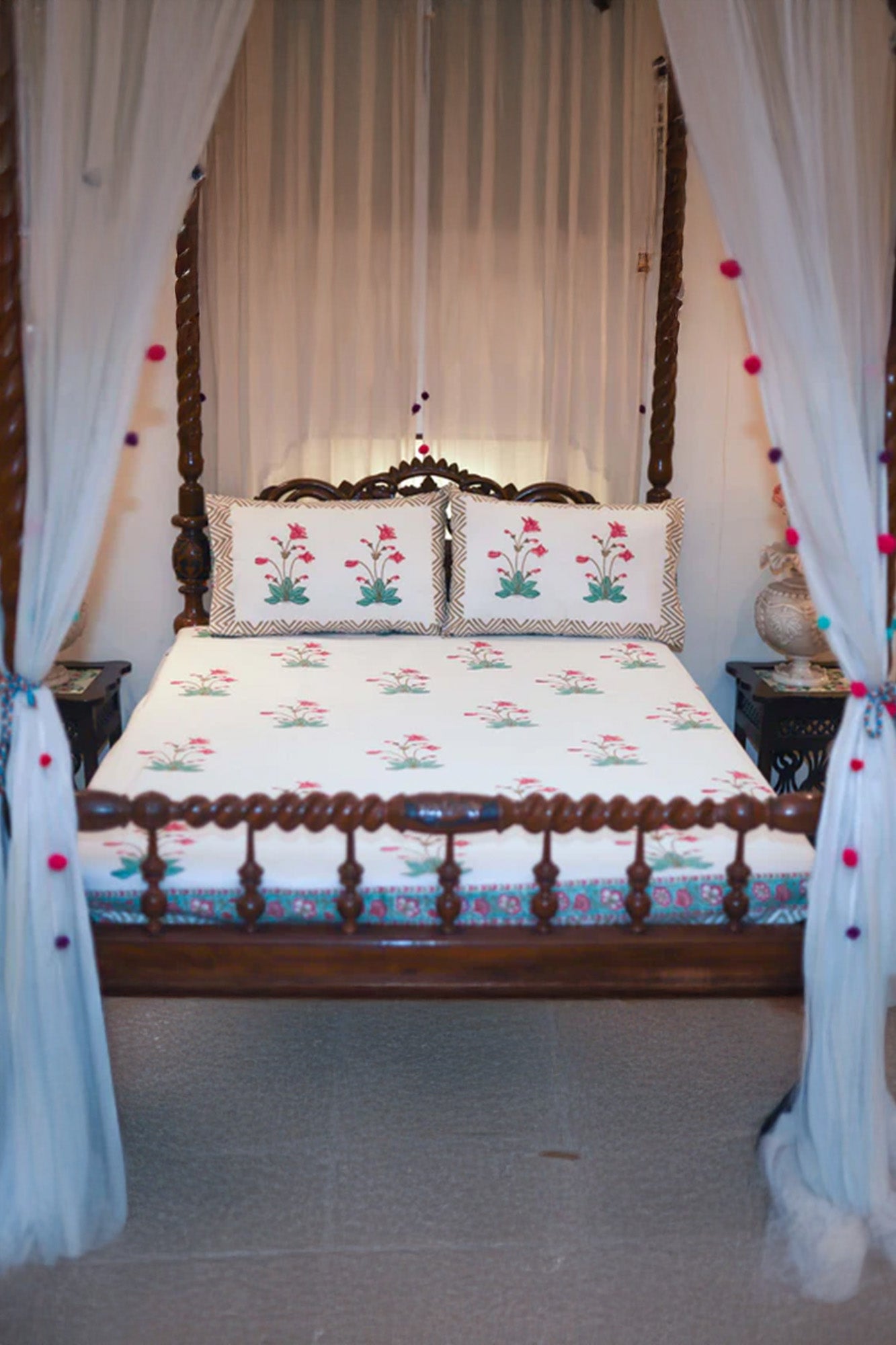 Bellflower Bedsheet With Pillow