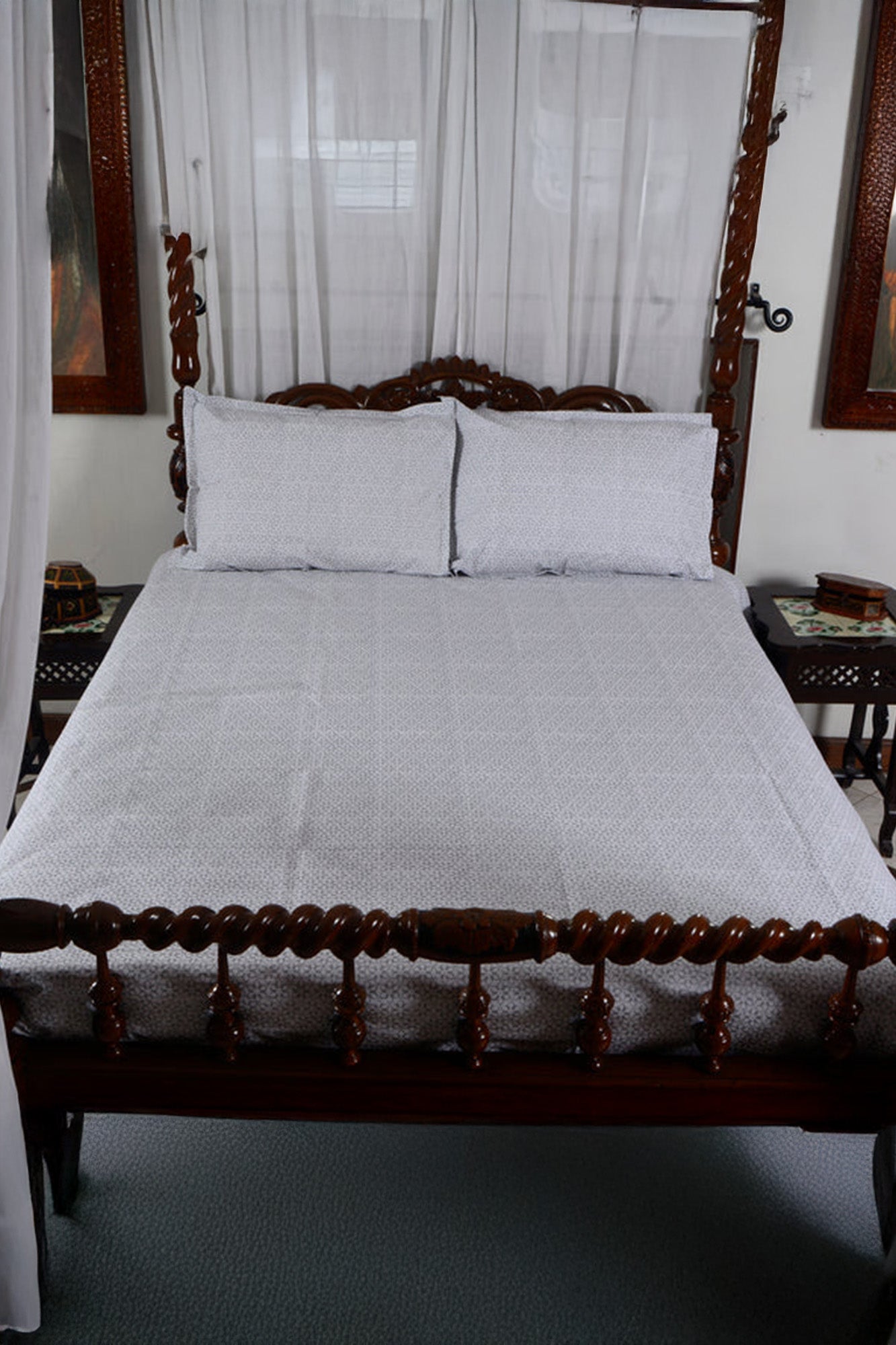 Silver Jaal - Bed Sheet